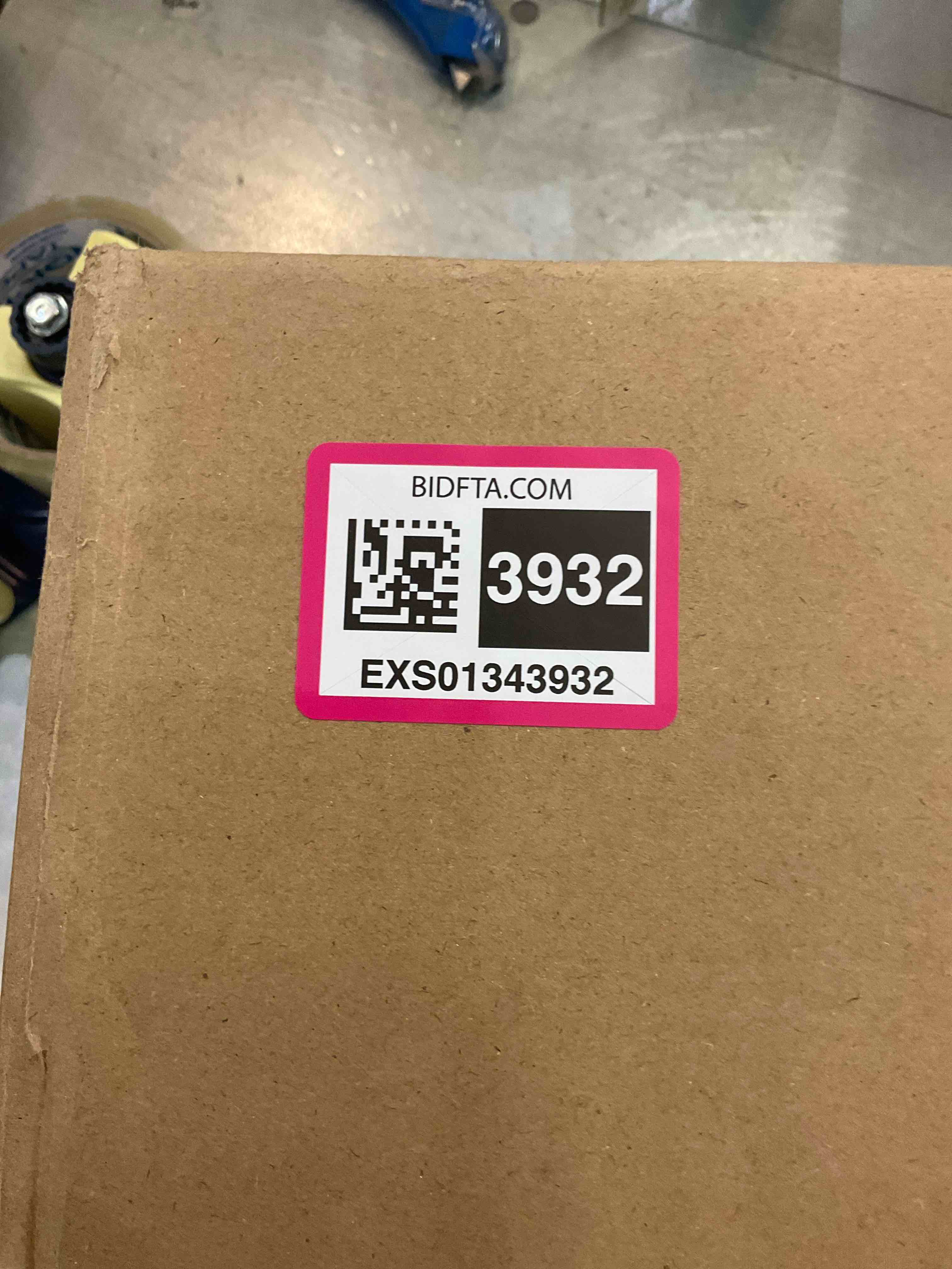 https://s3.amazonaws.com/lotting-images-prod/BargainHunt/EXS01343932_1710262213914.jpeg