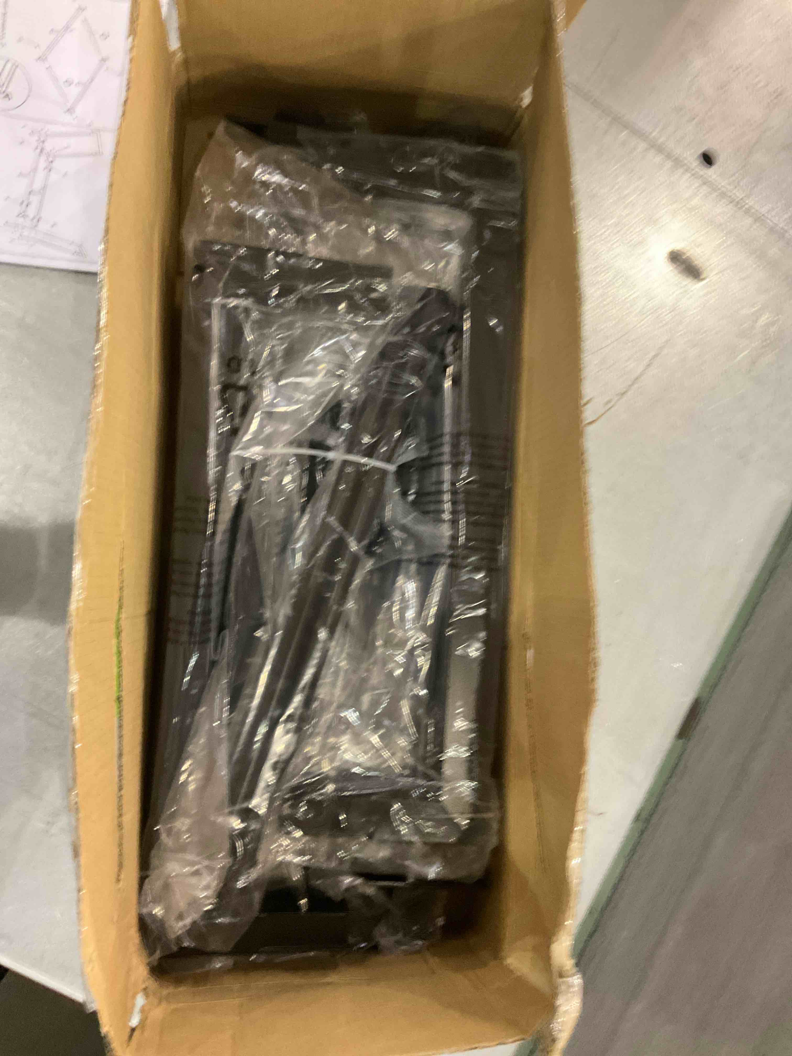 https://s3.amazonaws.com/lotting-images-prod/BargainHunt/EXS01343973_1710328270894.jpeg