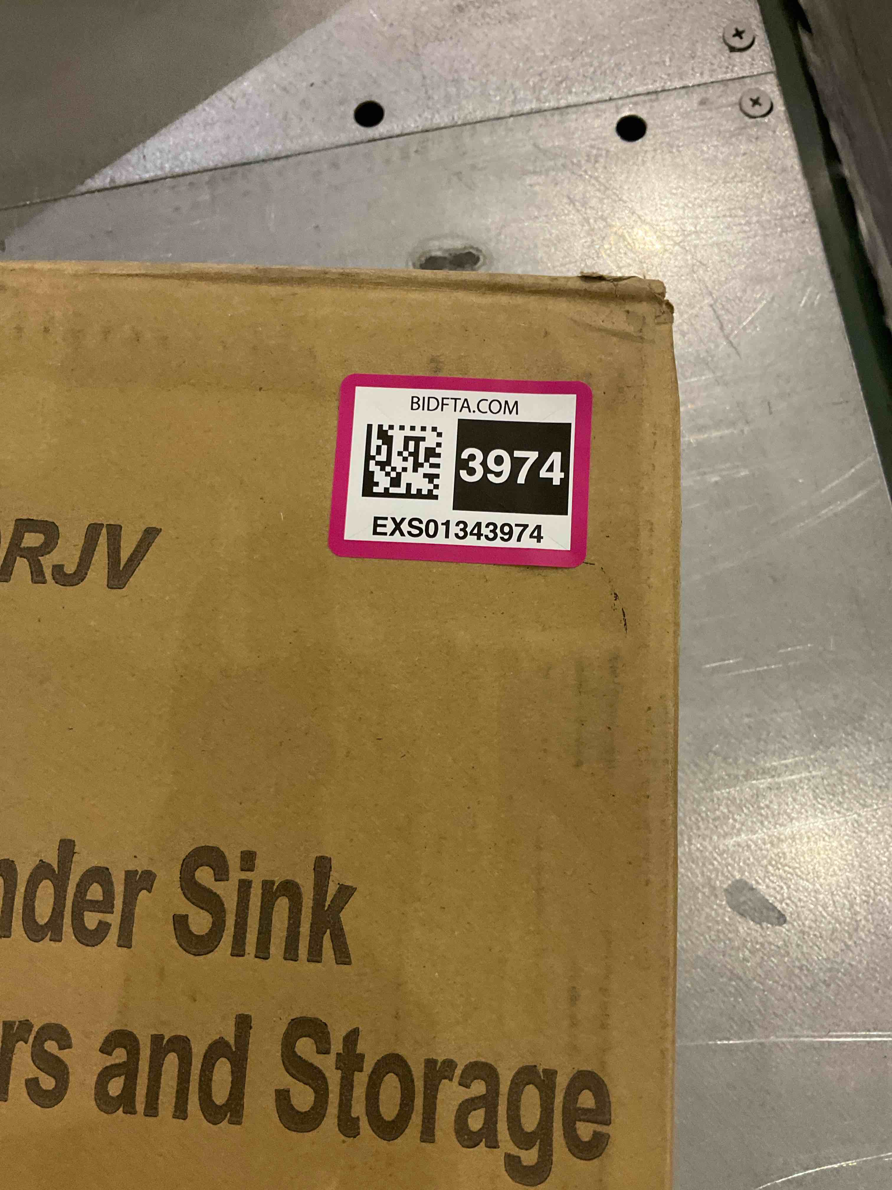 https://s3.amazonaws.com/lotting-images-prod/BargainHunt/EXS01343974_1710328477242.jpeg