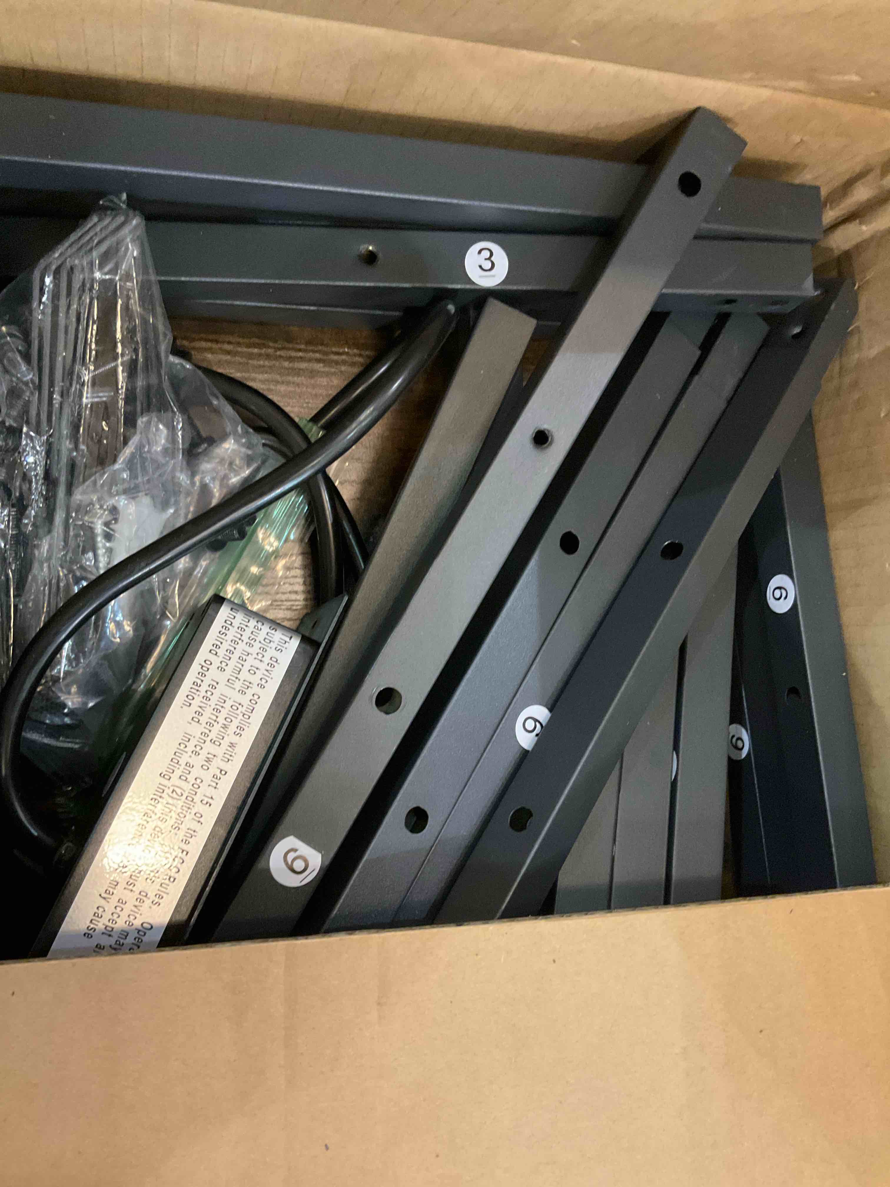 https://s3.amazonaws.com/lotting-images-prod/BargainHunt/EXS01344089_1711043443225.jpeg