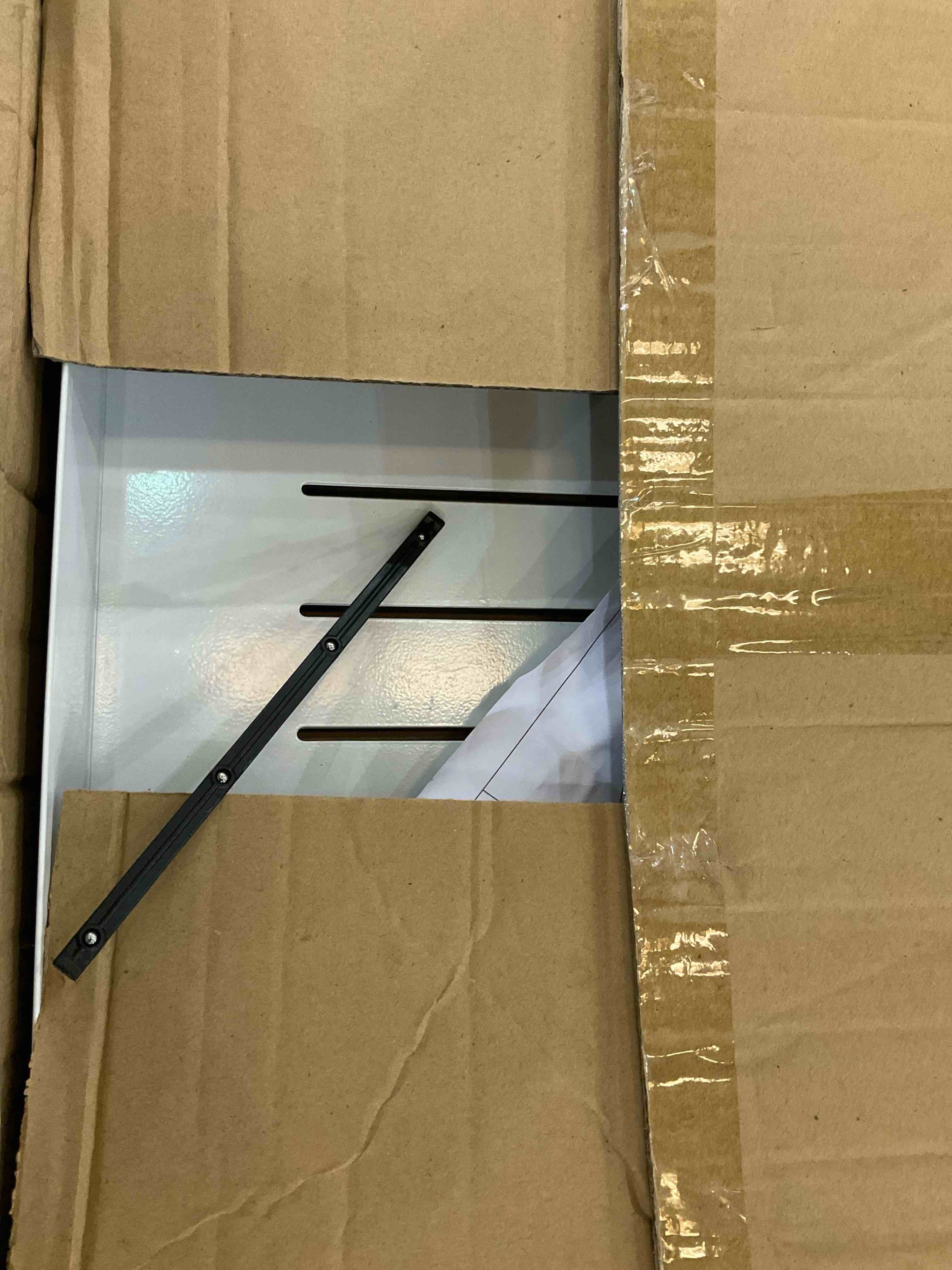 https://s3.amazonaws.com/lotting-images-prod/BargainHunt/EXS01344107_1711046334943.jpeg