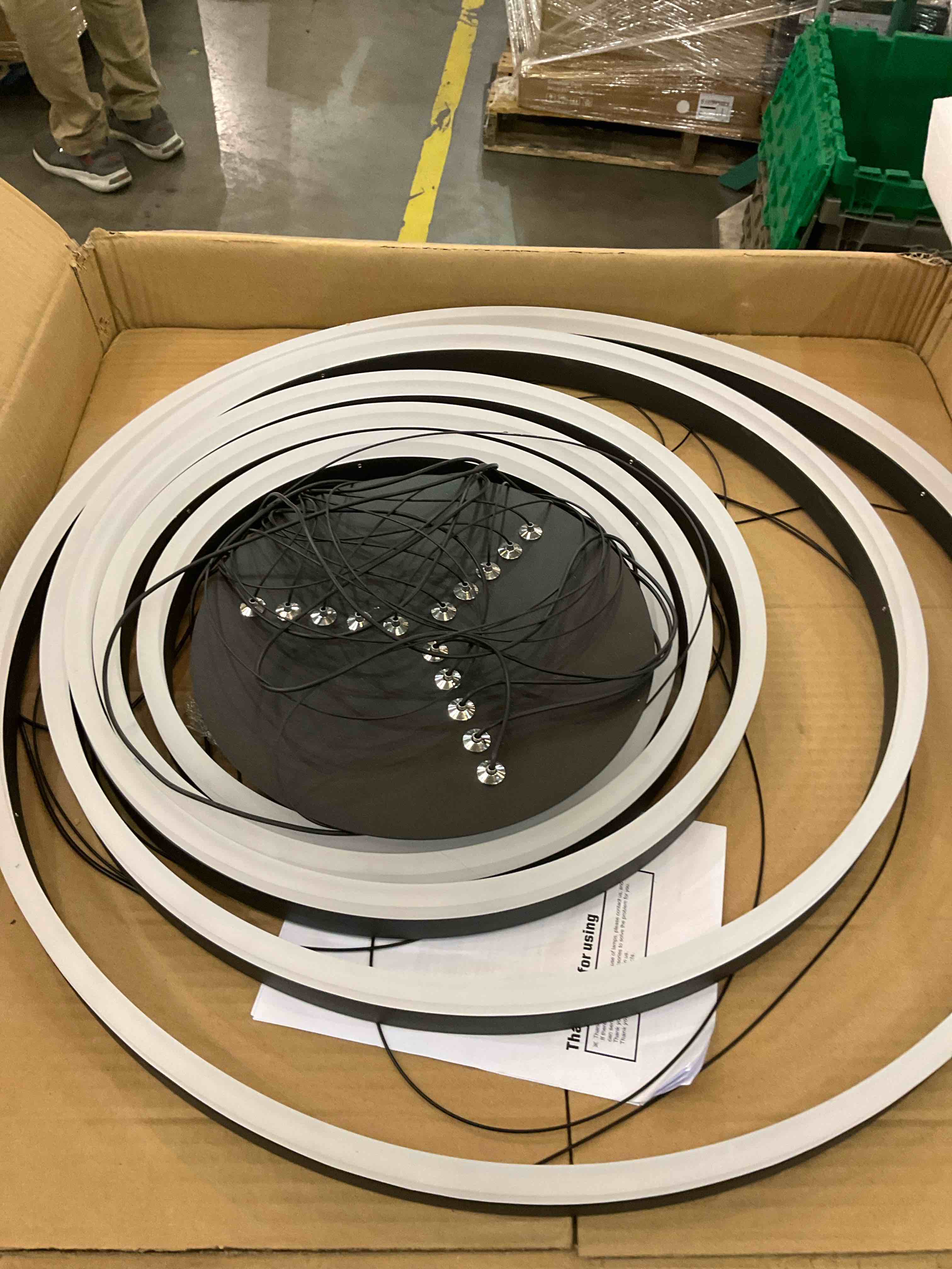 https://s3.amazonaws.com/lotting-images-prod/BargainHunt/EXS01344523_1711736861180.jpeg