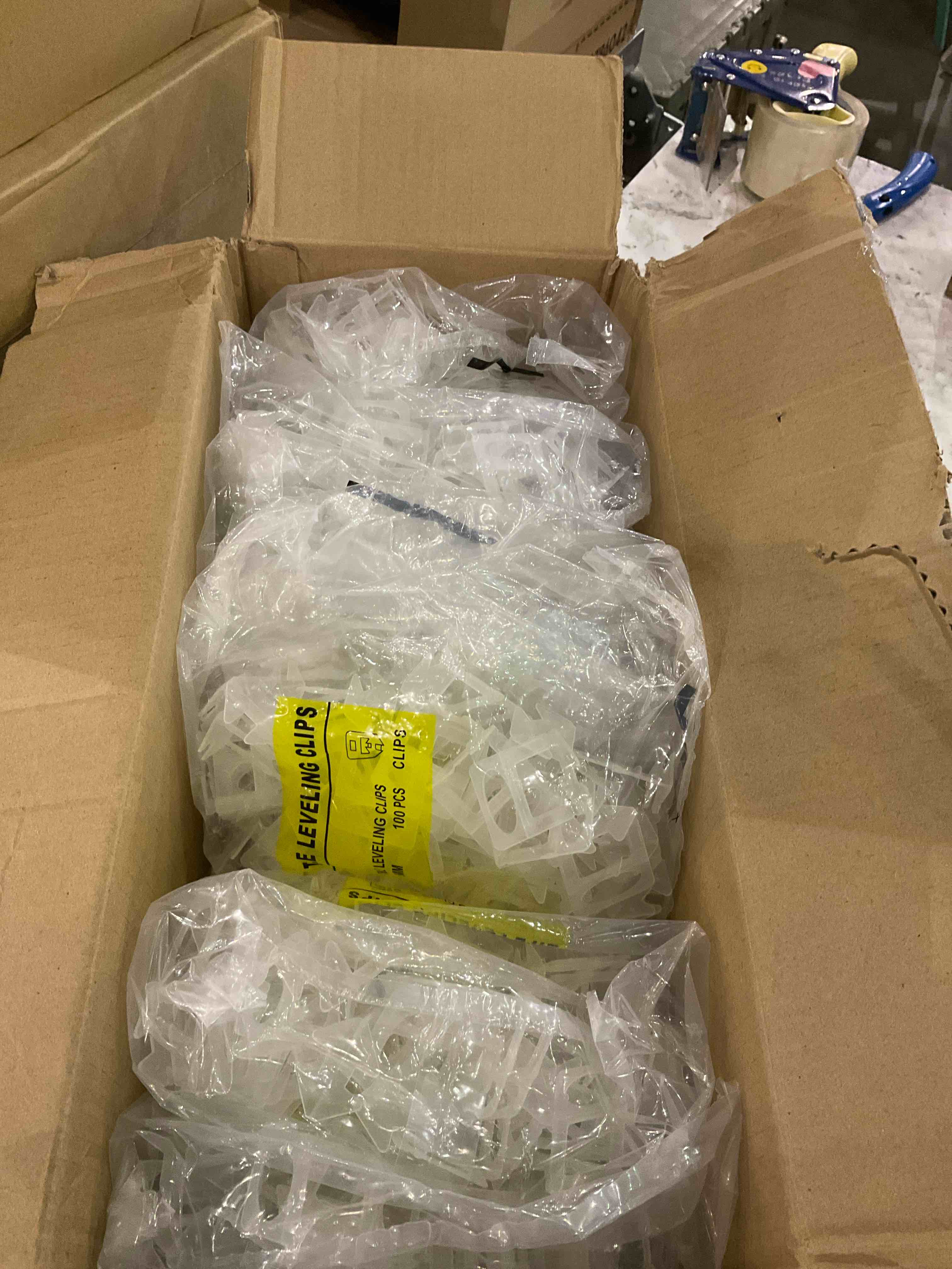 https://s3.amazonaws.com/lotting-images-prod/BargainHunt/EXS01344563_1711973254807.jpeg