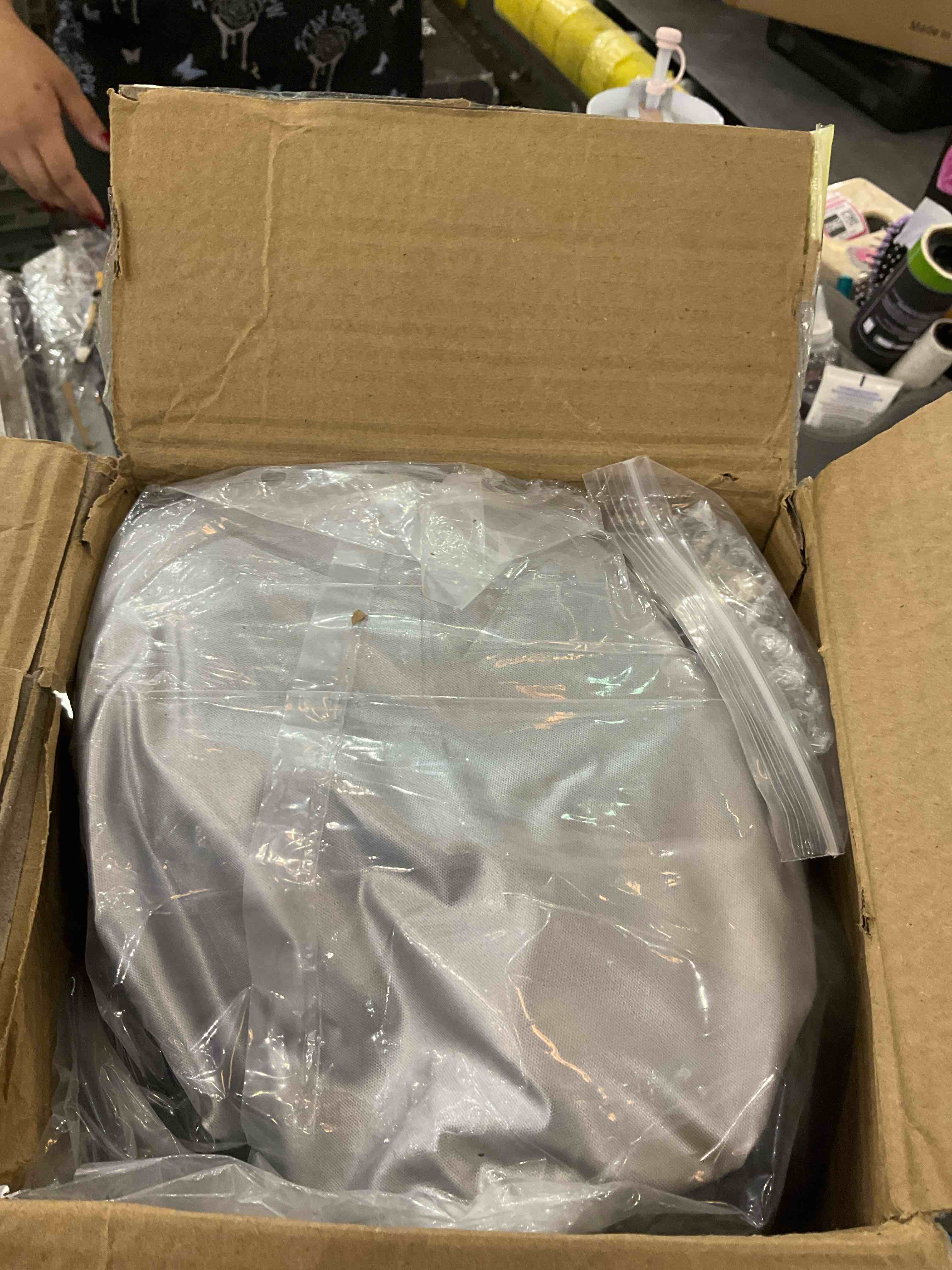 https://s3.amazonaws.com/lotting-images-prod/BargainHunt/EXS01344628_1711984172365.jpeg