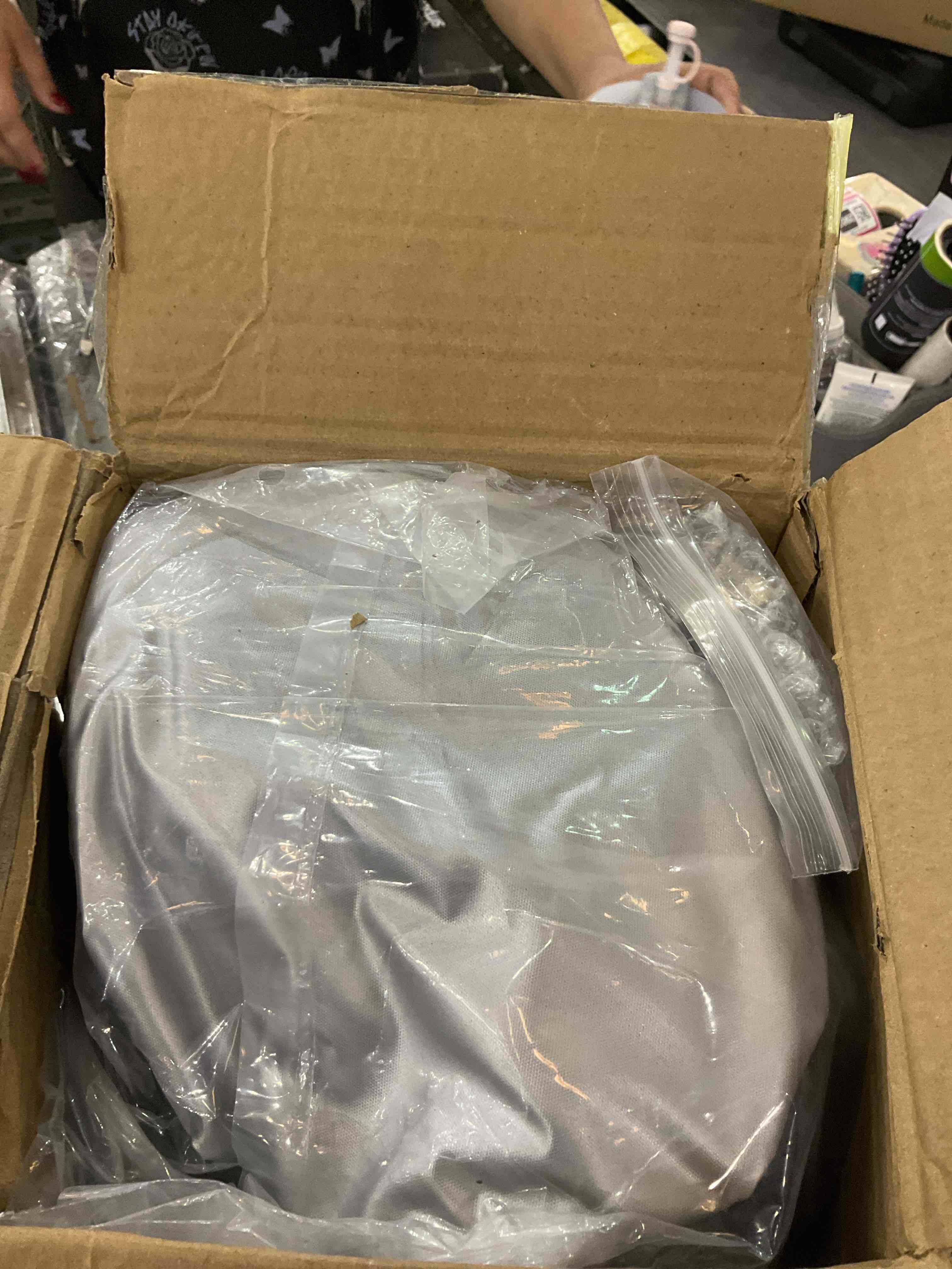 https://s3.amazonaws.com/lotting-images-prod/BargainHunt/EXS01344628_1711984173537.jpeg