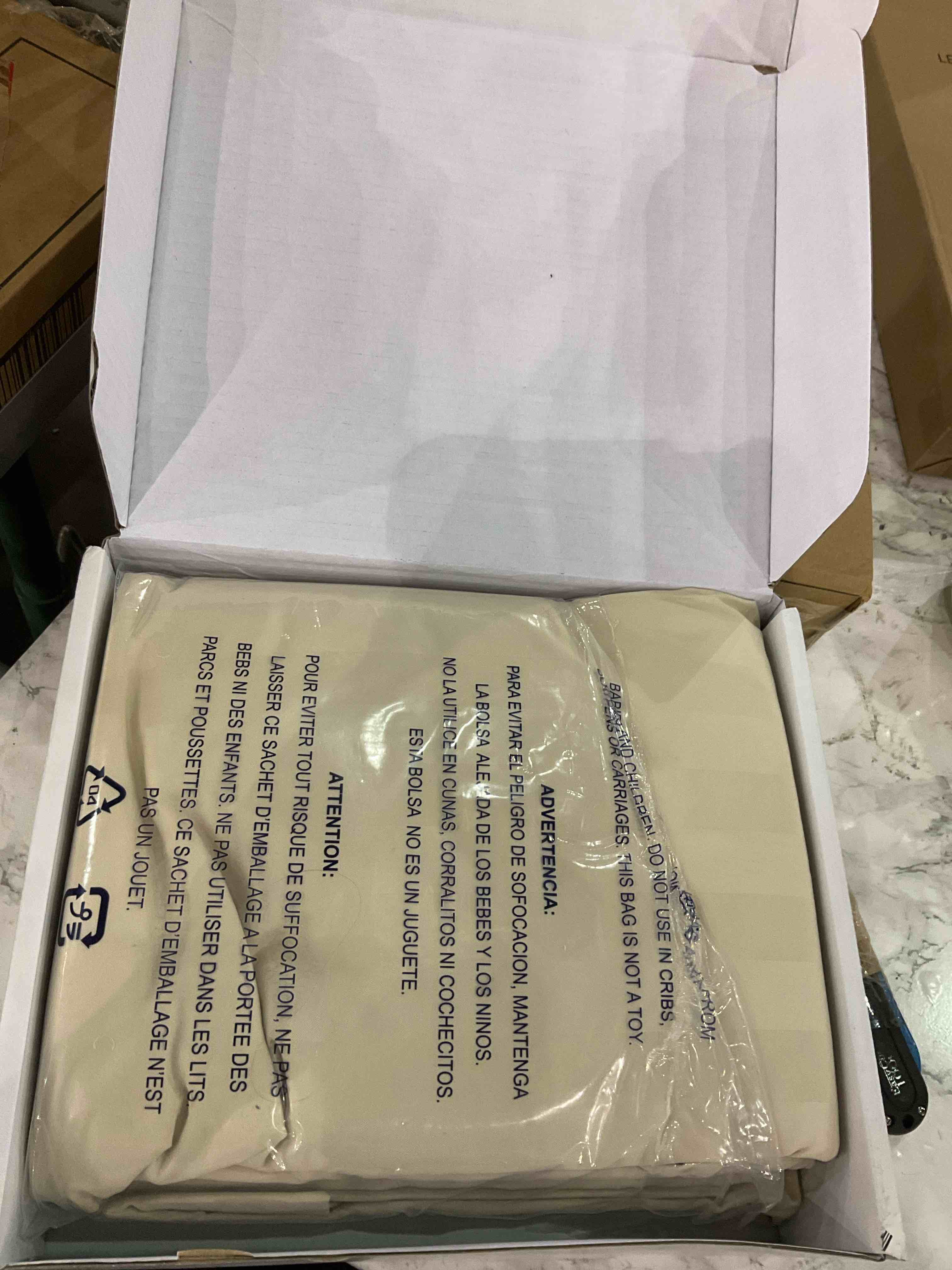 https://s3.amazonaws.com/lotting-images-prod/BargainHunt/EXS01344736_1712059835358.jpeg