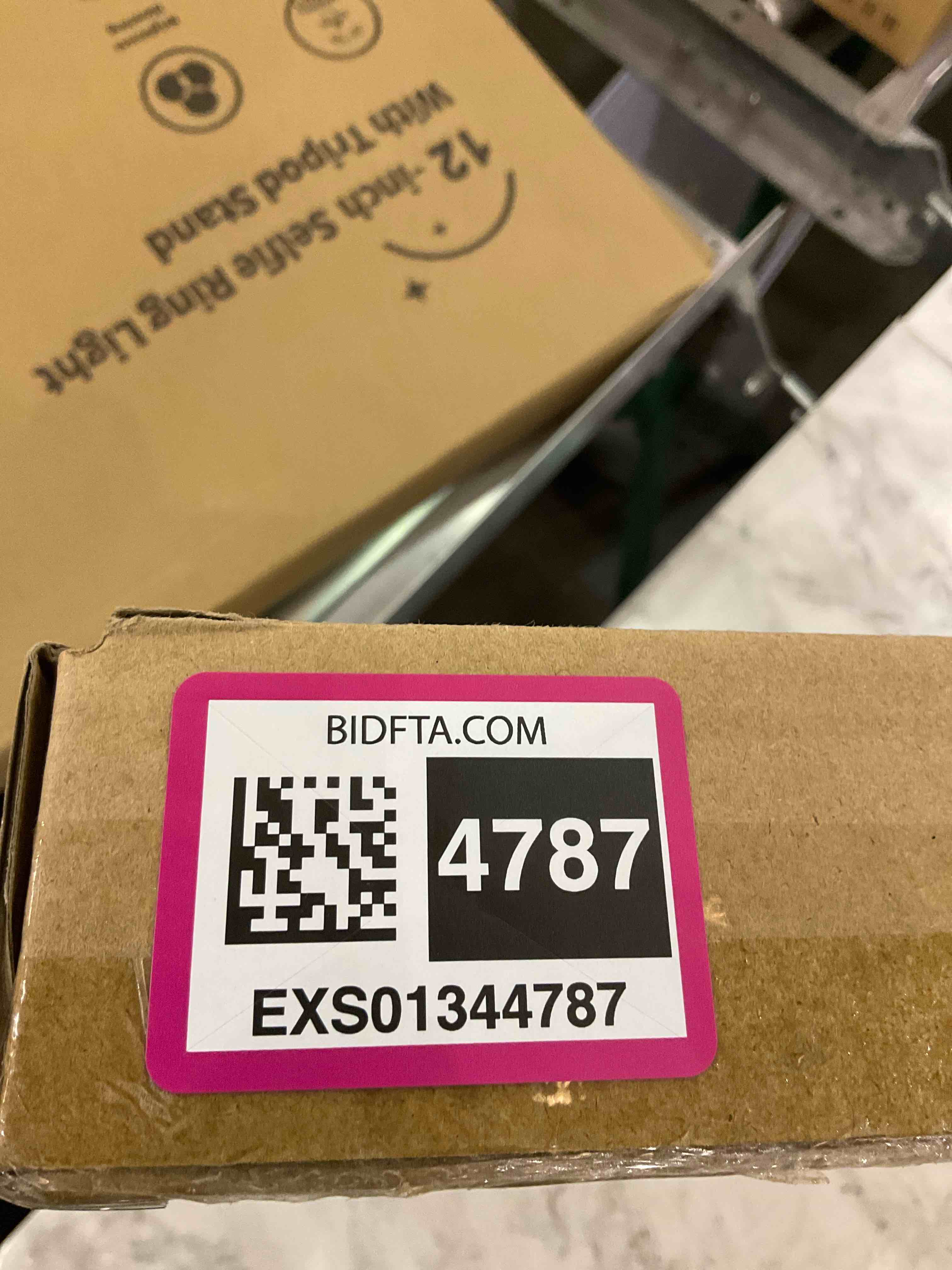 https://s3.amazonaws.com/lotting-images-prod/BargainHunt/EXS01344787_1712067895060.jpeg