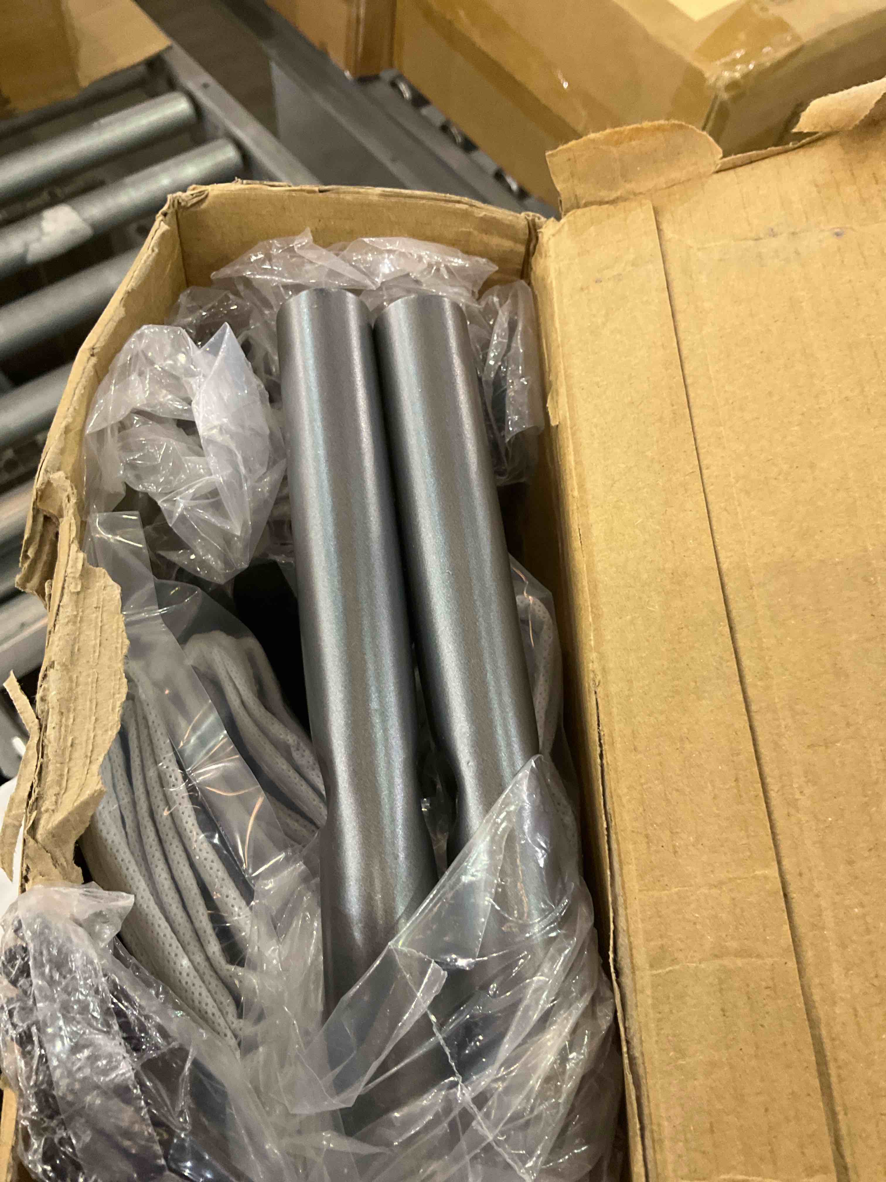 https://s3.amazonaws.com/lotting-images-prod/BargainHunt/EXS01344794_1712068897757.jpeg