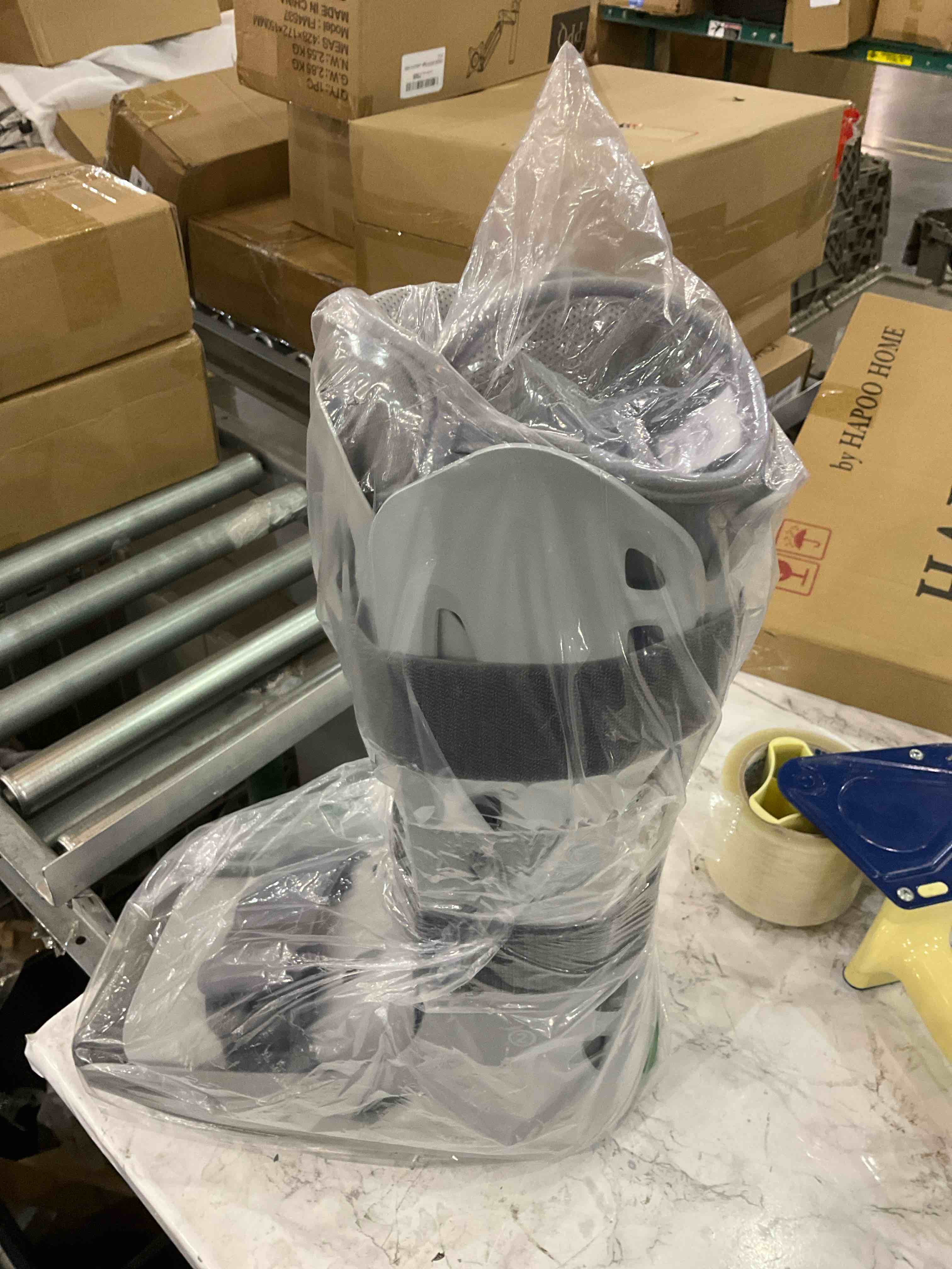 https://s3.amazonaws.com/lotting-images-prod/BargainHunt/EXS01344807_1712070486797.jpeg