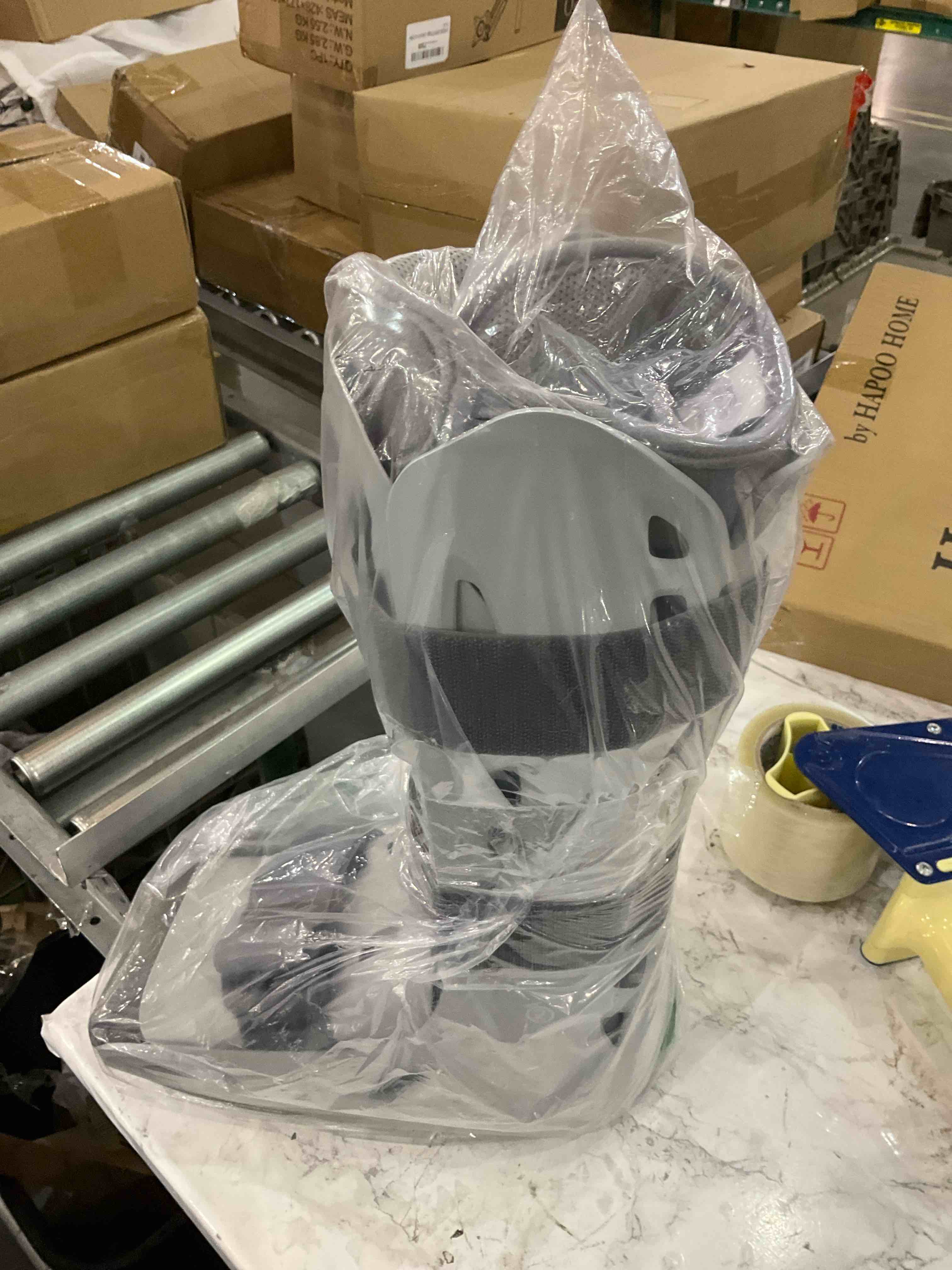 https://s3.amazonaws.com/lotting-images-prod/BargainHunt/EXS01344807_1712070487692.jpeg