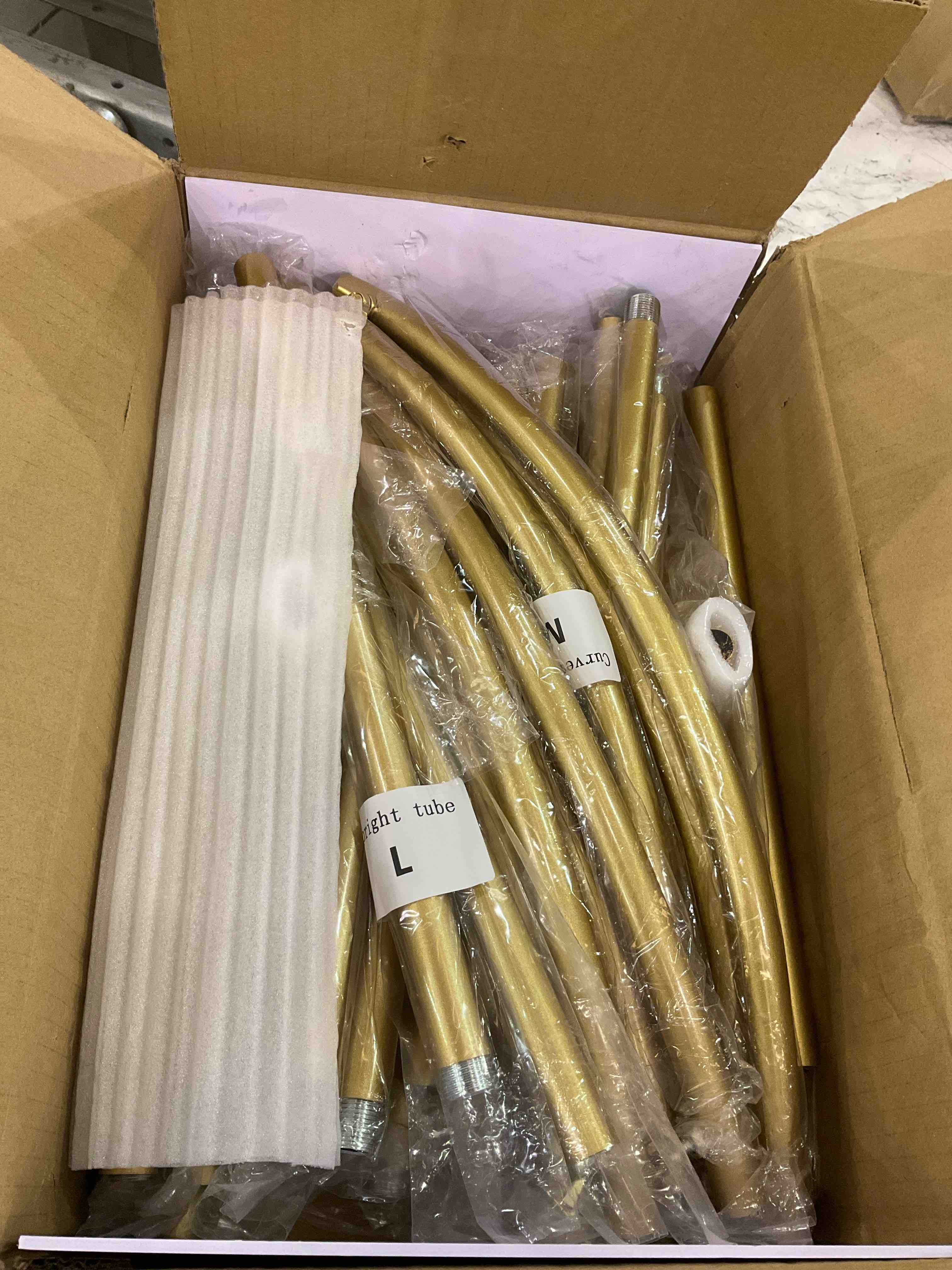 metal arch stand gold