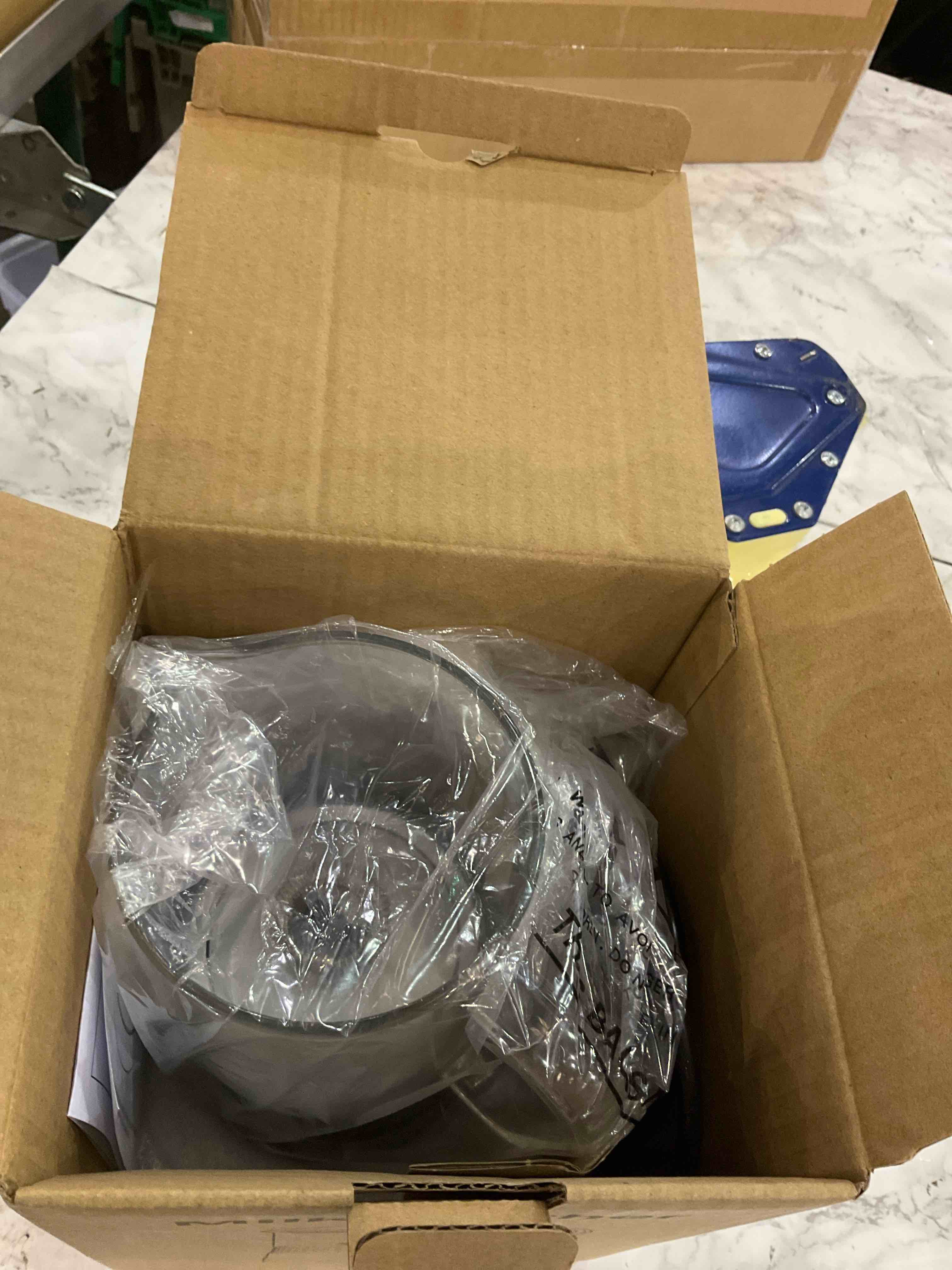 https://s3.amazonaws.com/lotting-images-prod/BargainHunt/EXS01344812_1712070983945.jpeg