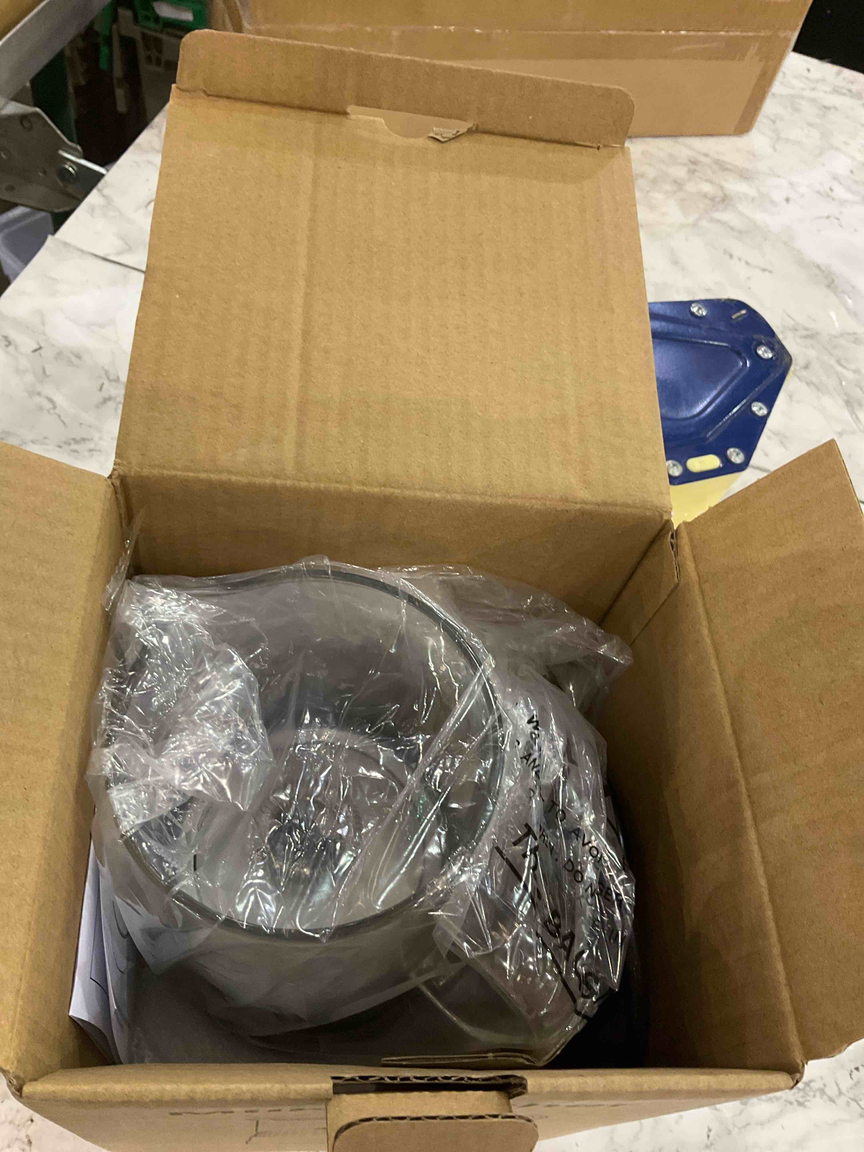 https://s3.amazonaws.com/lotting-images-prod/BargainHunt/EXS01344812_1712070984824.jpeg