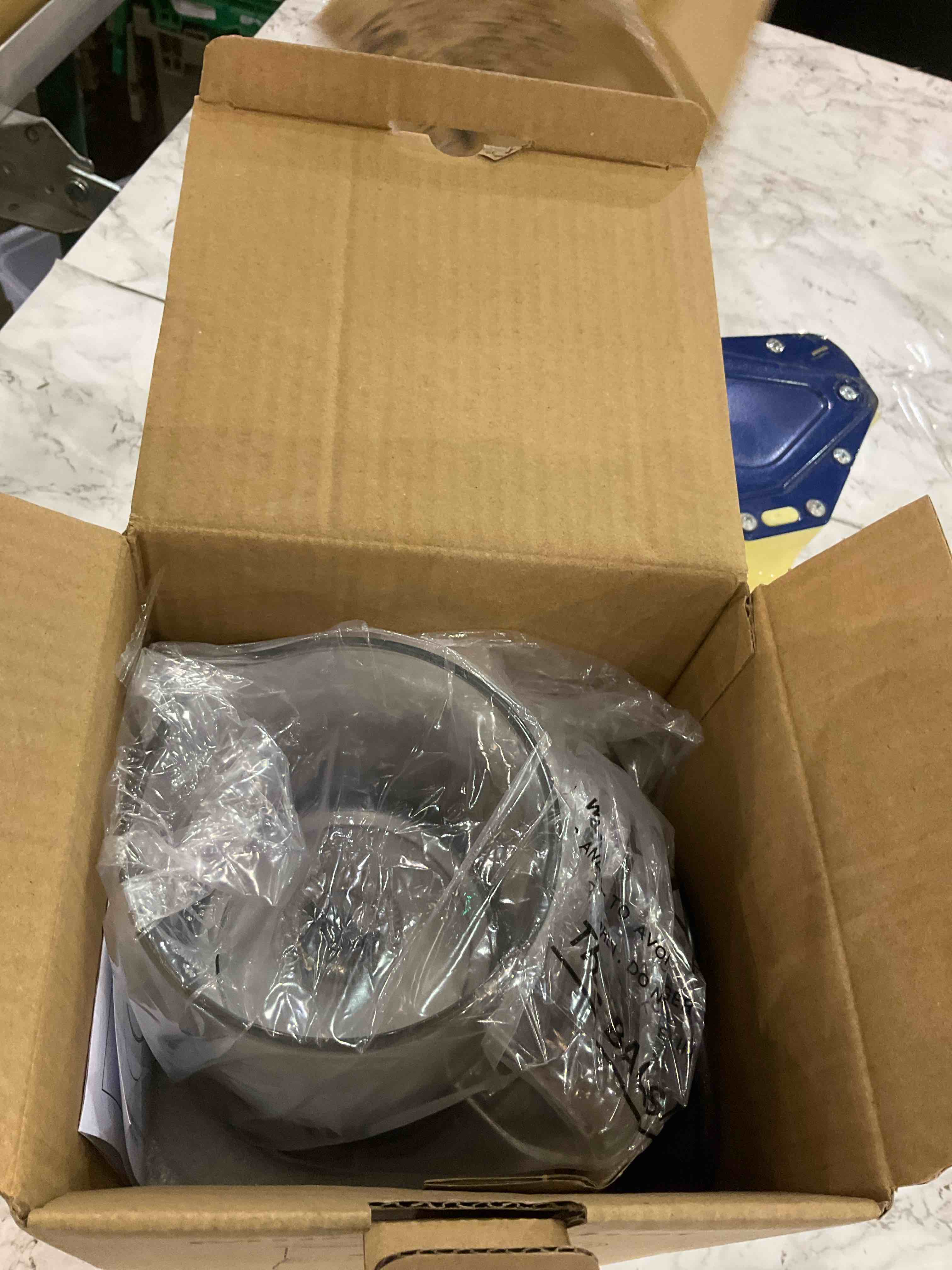 https://s3.amazonaws.com/lotting-images-prod/BargainHunt/EXS01344812_1712070985698.jpeg