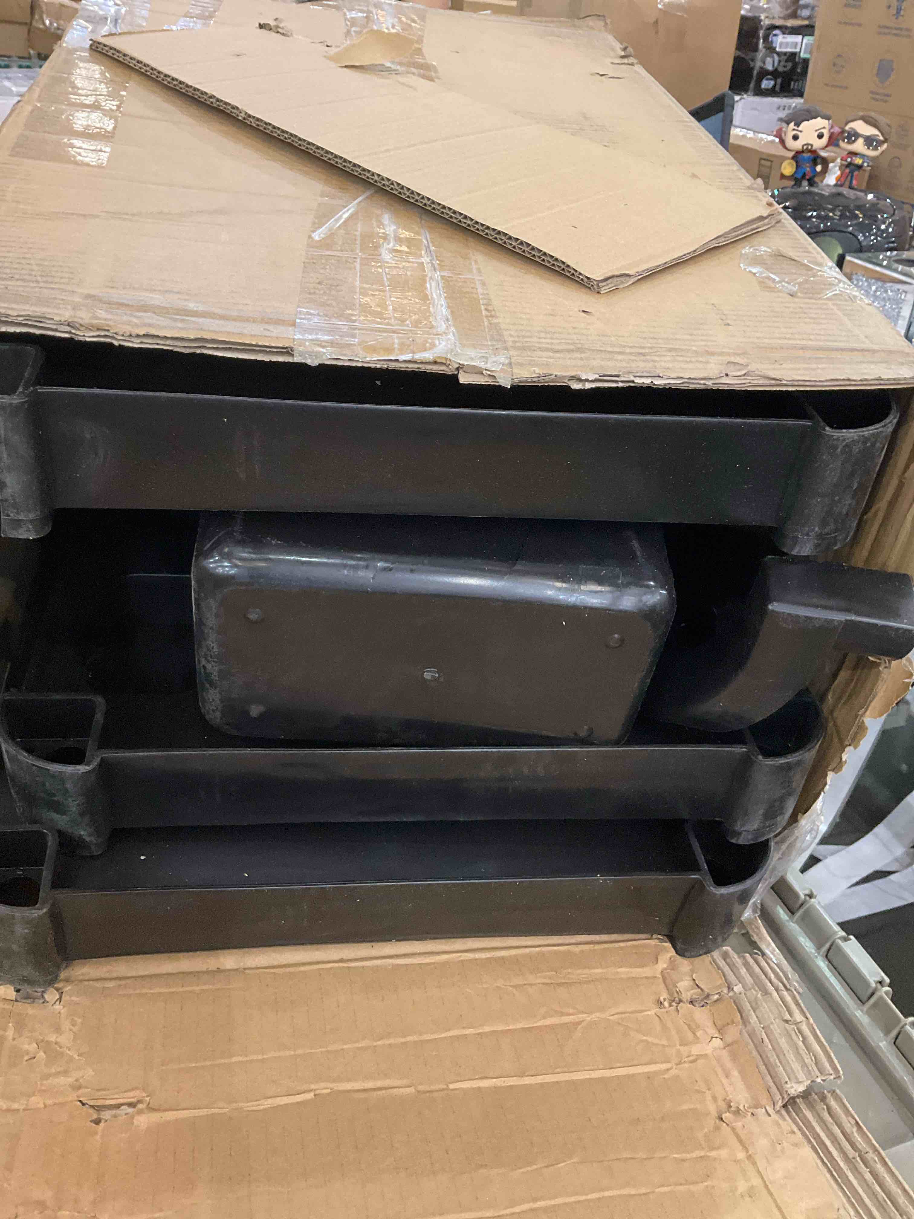 https://s3.amazonaws.com/lotting-images-prod/BargainHunt/EXS01344905_1712152609616.jpeg