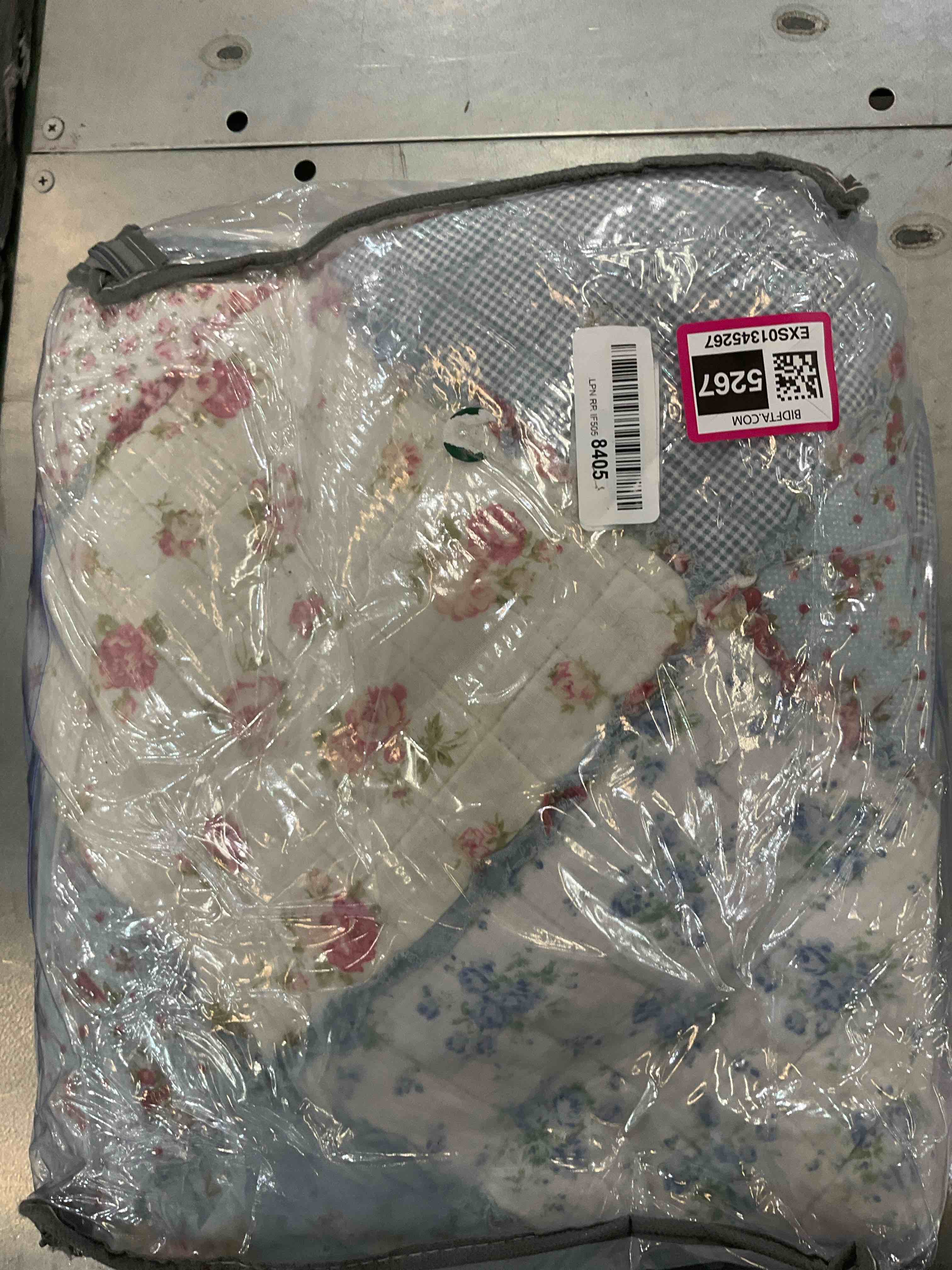 https://s3.amazonaws.com/lotting-images-prod/BargainHunt/EXS01345267_1711042585165.jpeg