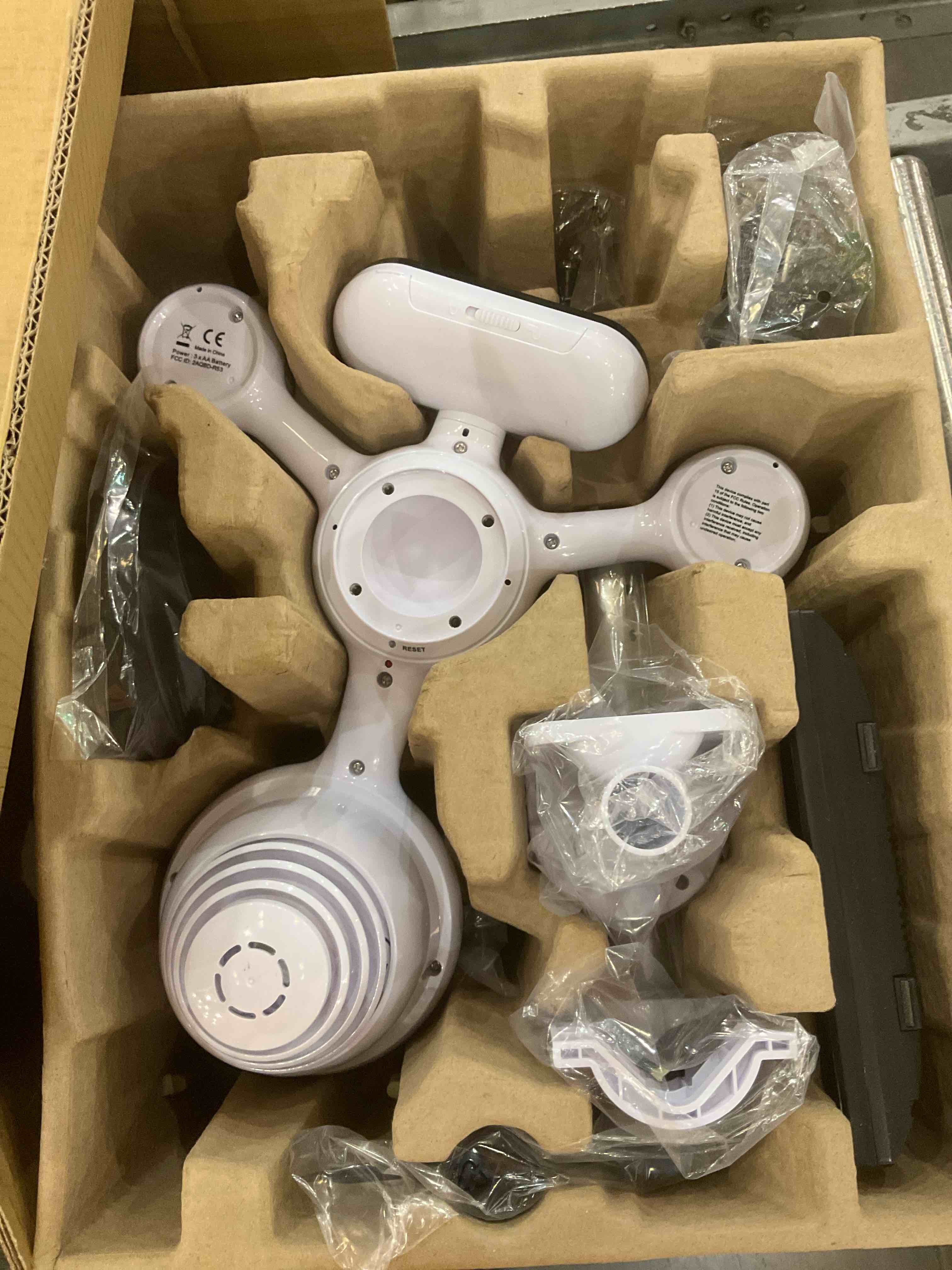 https://s3.amazonaws.com/lotting-images-prod/BargainHunt/EXS01345421_1711120552208.jpeg
