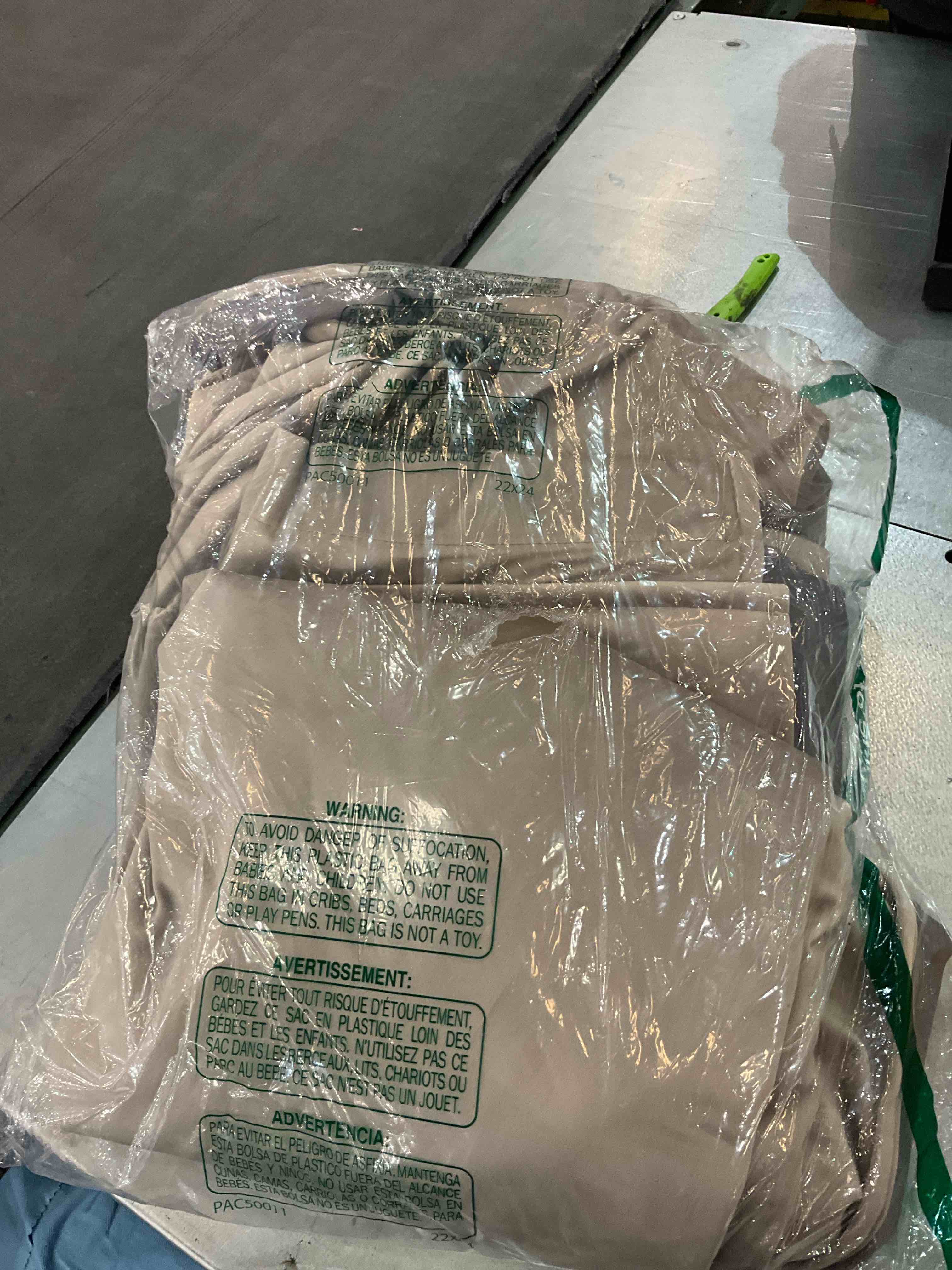 https://s3.amazonaws.com/lotting-images-prod/BargainHunt/EXS01345600_1710182635053.jpeg