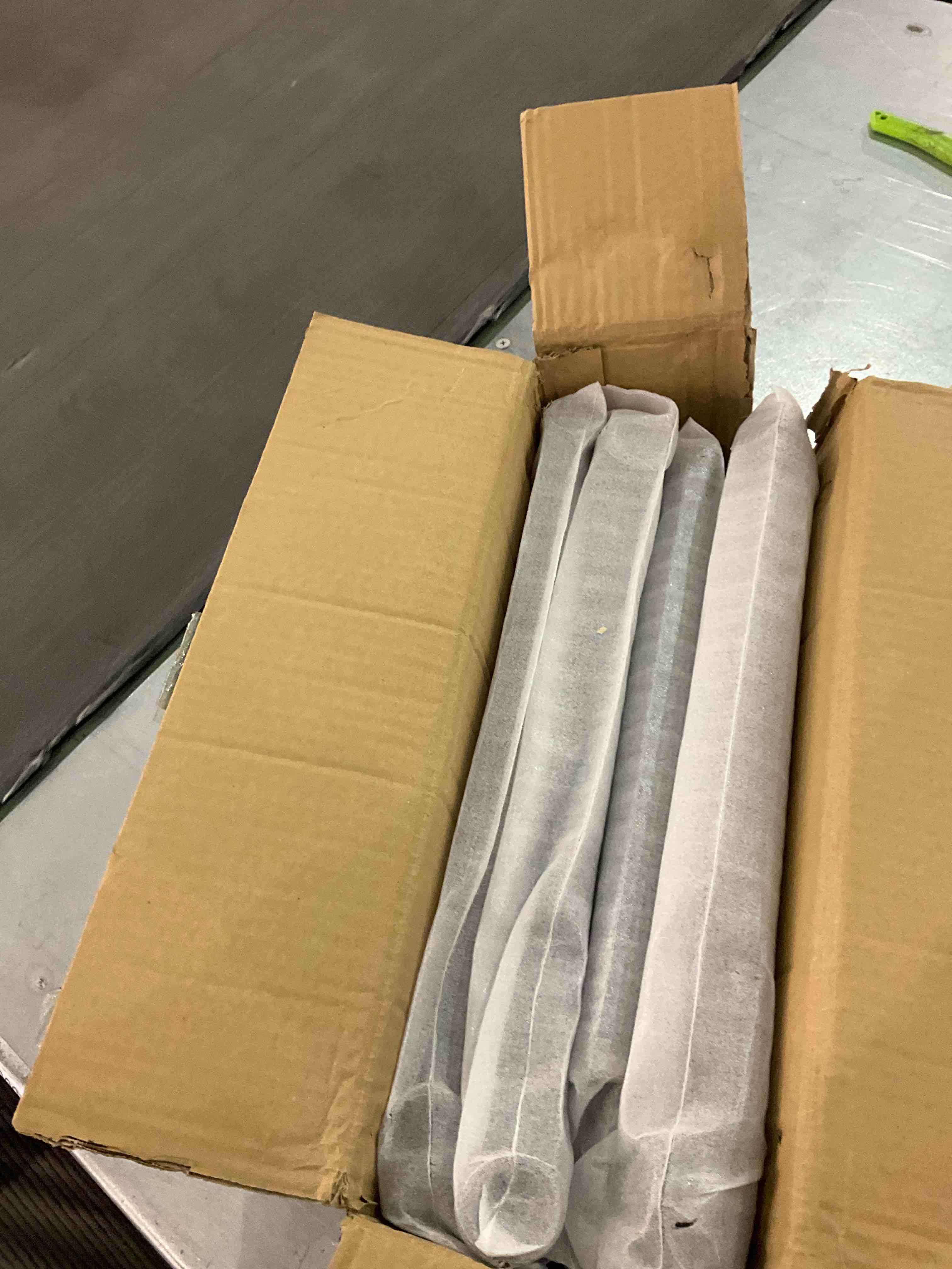 https://s3.amazonaws.com/lotting-images-prod/BargainHunt/EXS01345629_1710243569571.jpeg