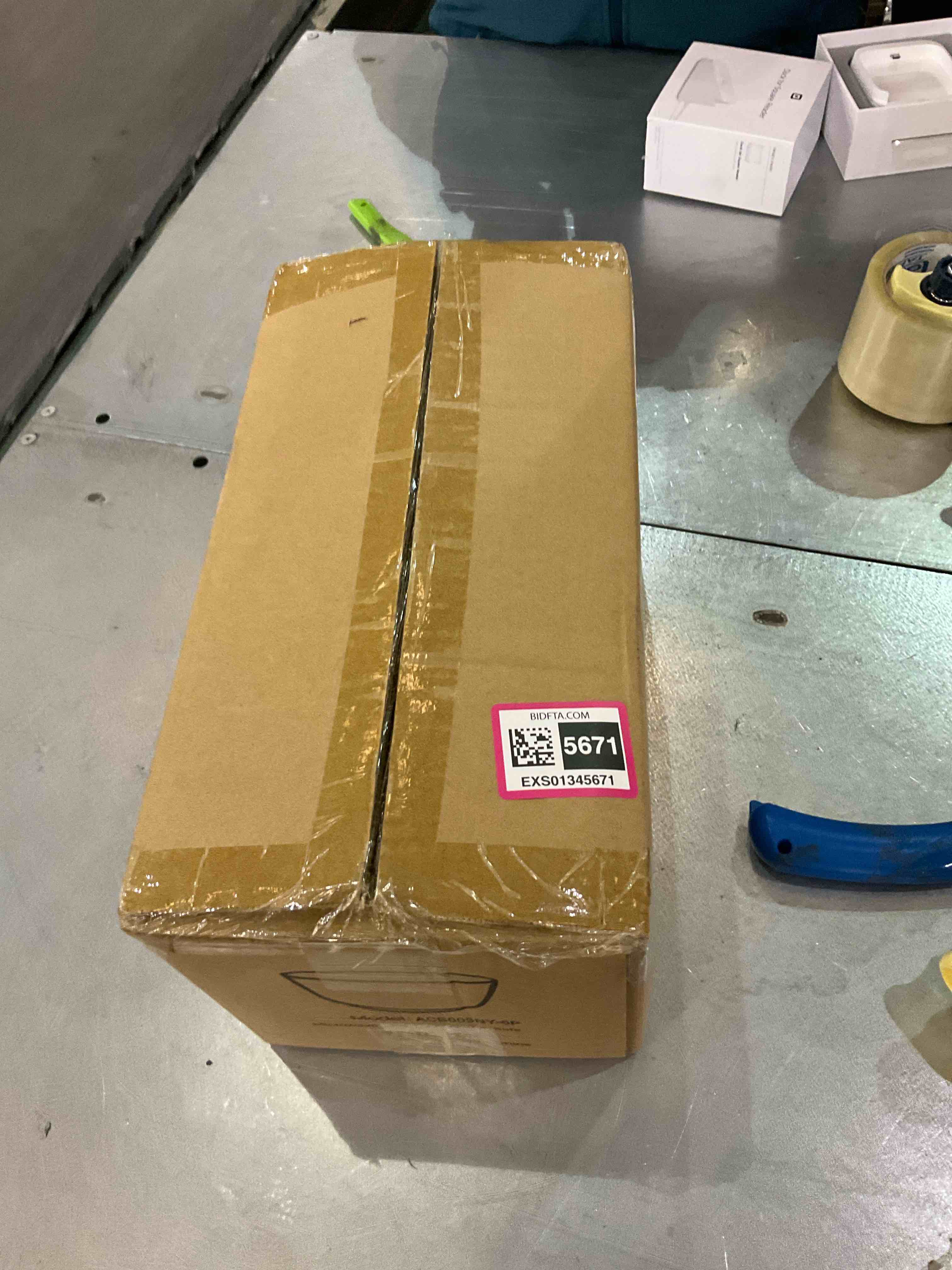 https://s3.amazonaws.com/lotting-images-prod/BargainHunt/EXS01345671_1710252599921.jpeg