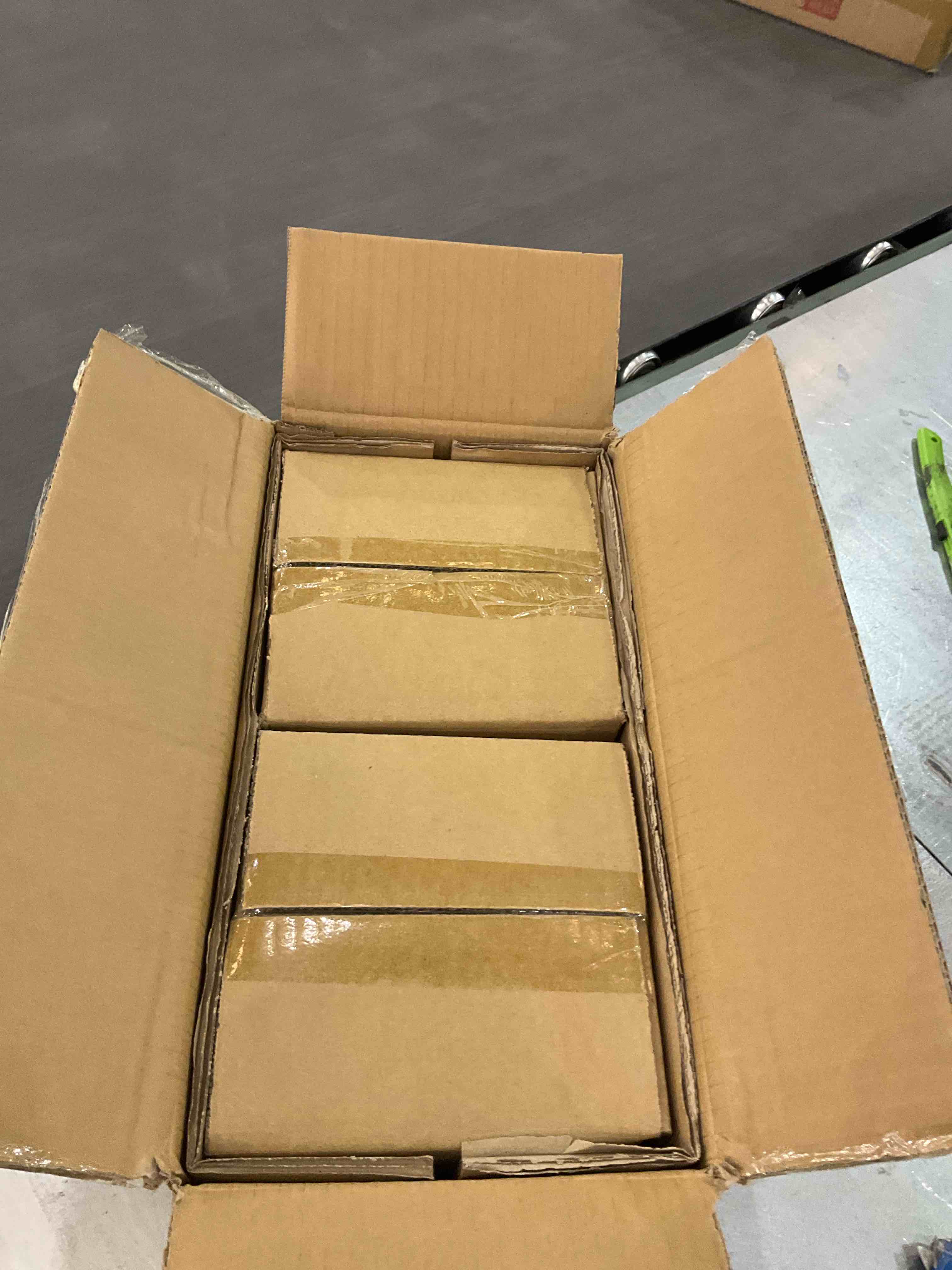 https://s3.amazonaws.com/lotting-images-prod/BargainHunt/EXS01345671_1710252632343.jpeg