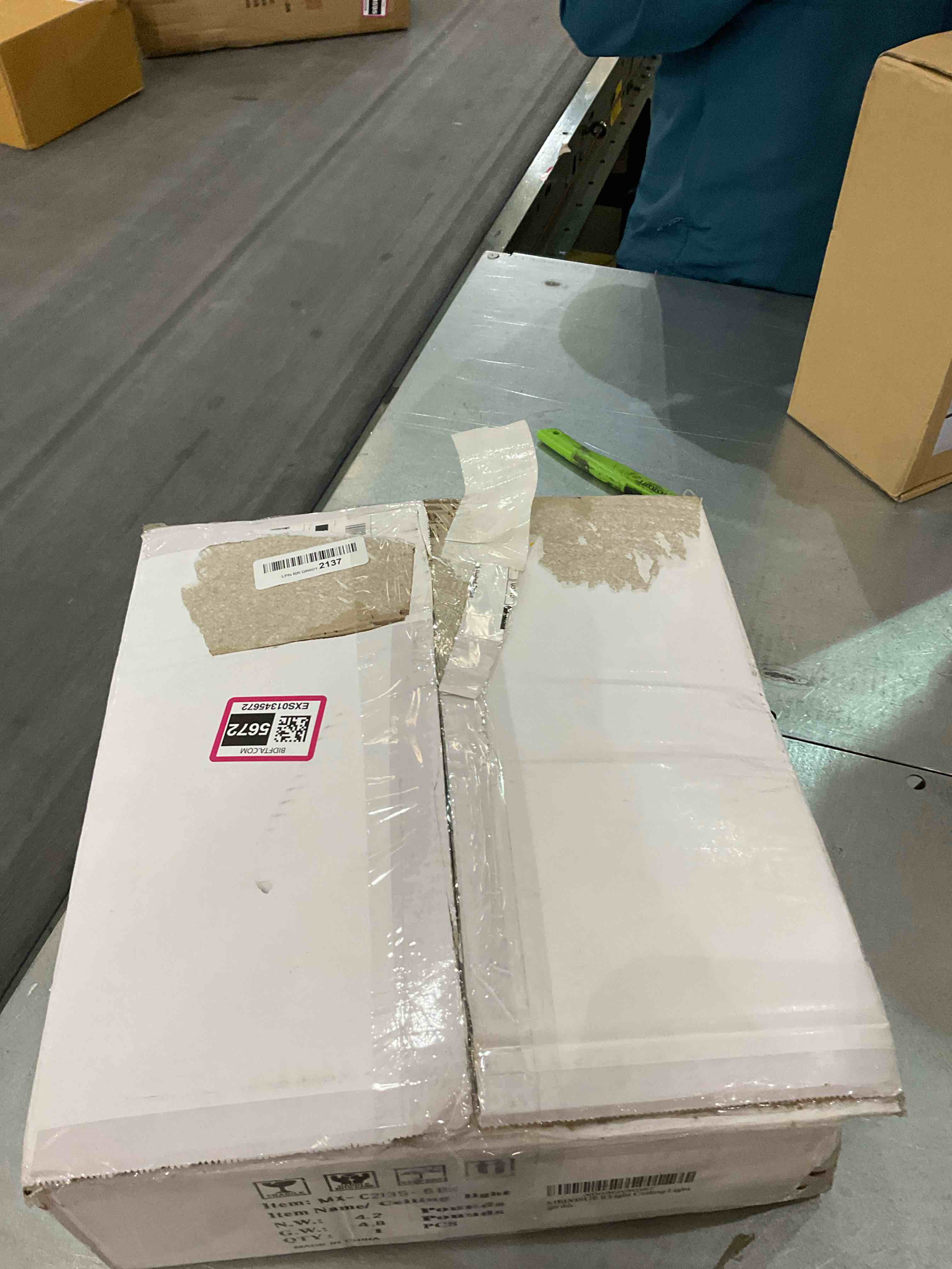 https://s3.amazonaws.com/lotting-images-prod/BargainHunt/EXS01345672_1710252813042.jpeg