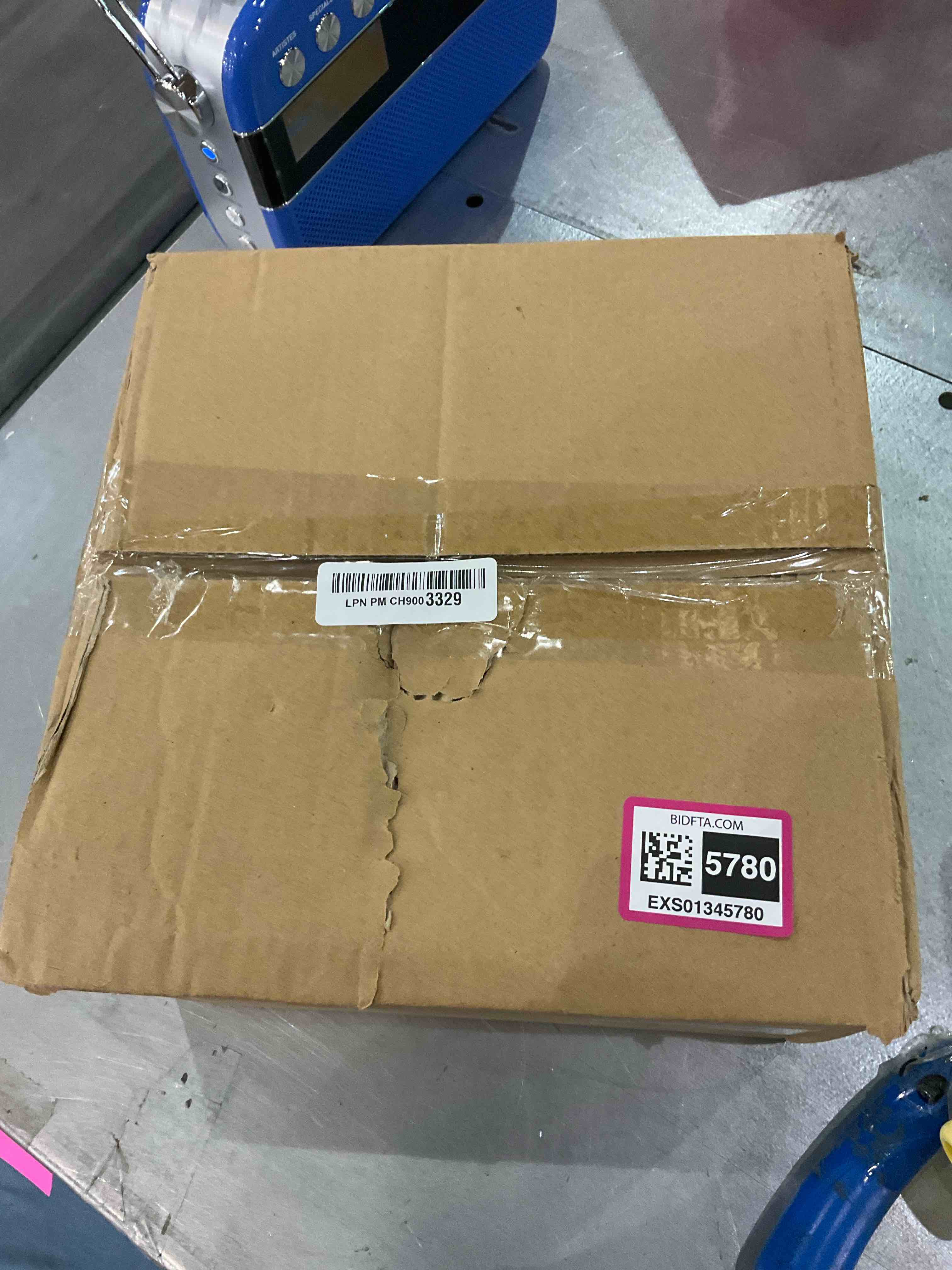 Red Co. Set of 2 Extra Large Enamelware Metal Classic 4 Quart Mixing & Serving Popcorn Bowls, White/Black Rim