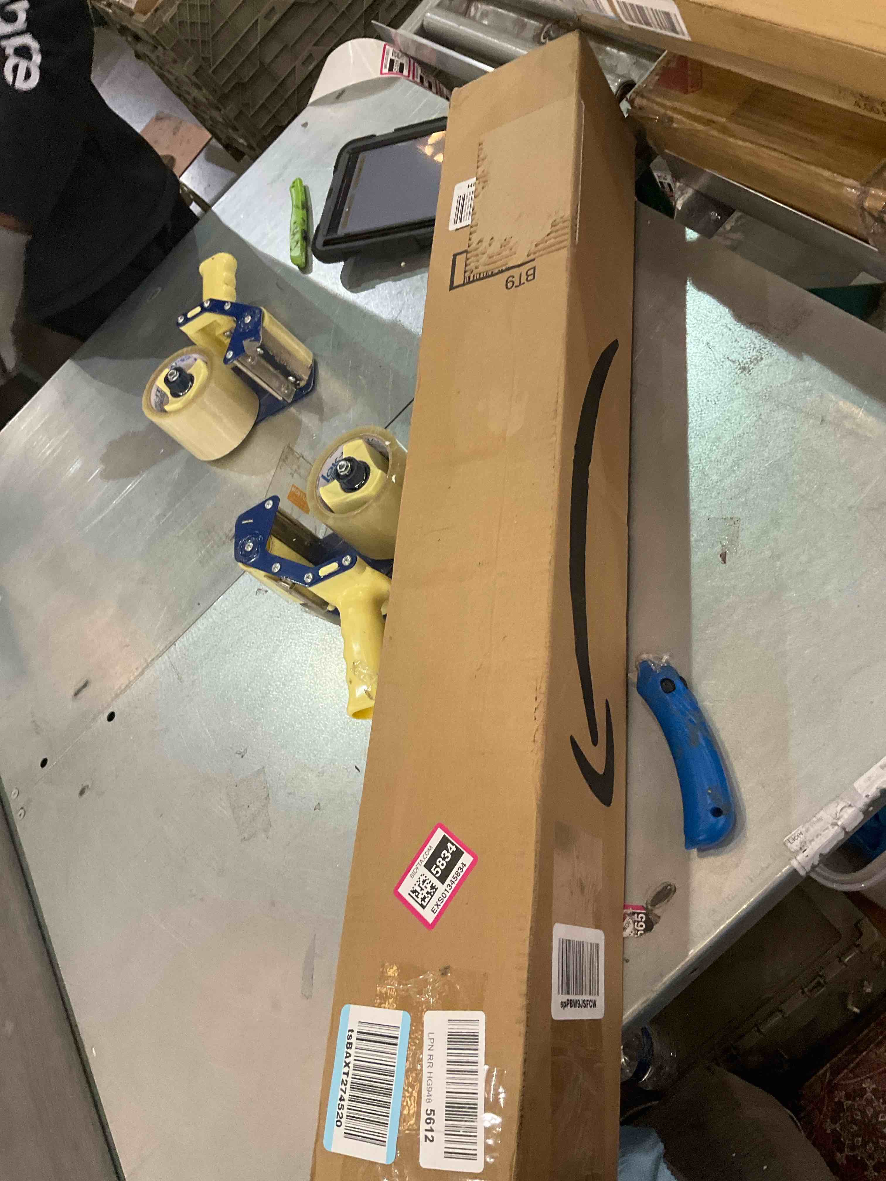 https://s3.amazonaws.com/lotting-images-prod/BargainHunt/EXS01345834_1710343319270.jpeg