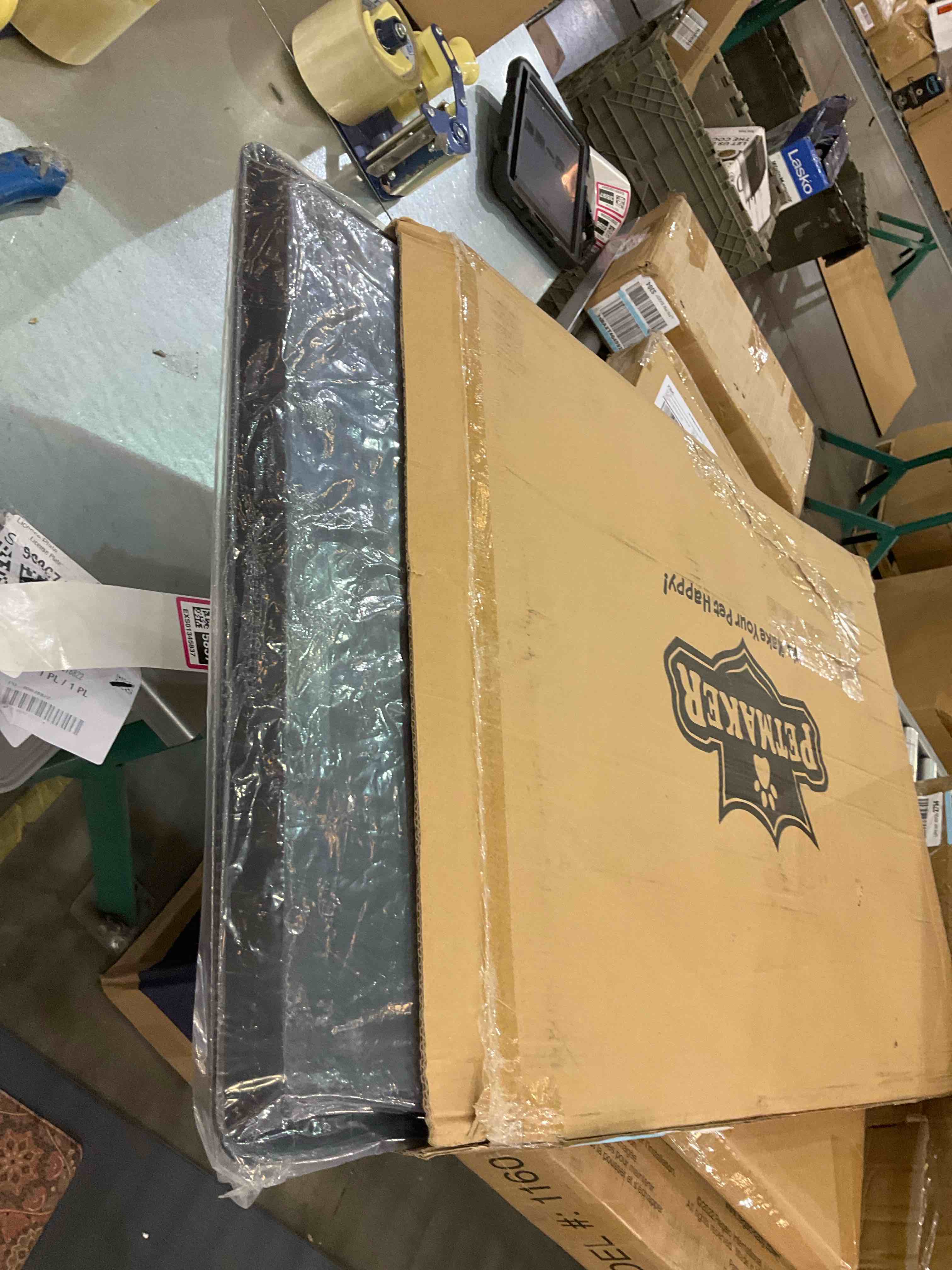 https://s3.amazonaws.com/lotting-images-prod/BargainHunt/EXS01345836_1710343631408.jpeg