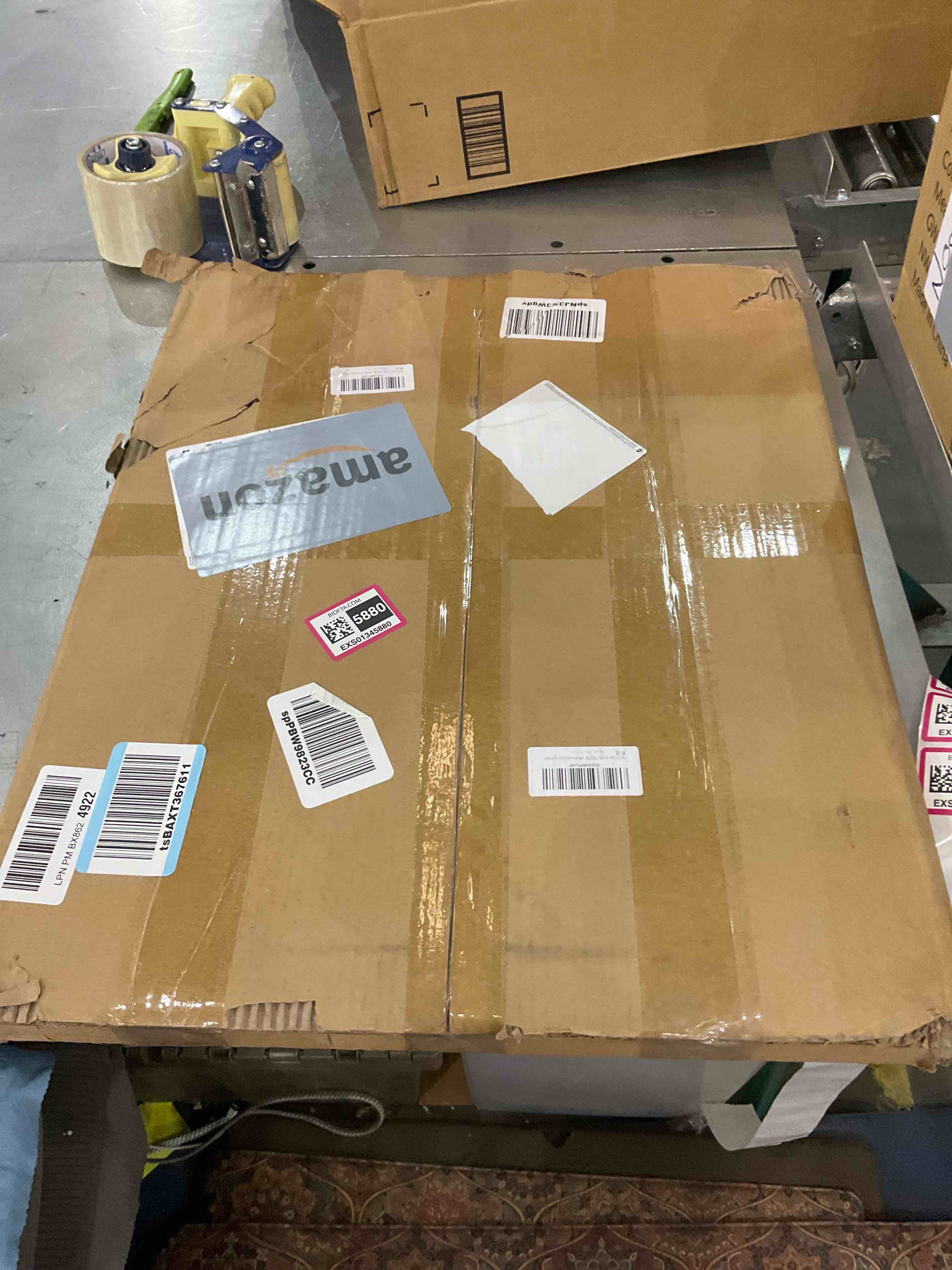 https://s3.amazonaws.com/lotting-images-prod/BargainHunt/EXS01345880_1710352288793.jpeg