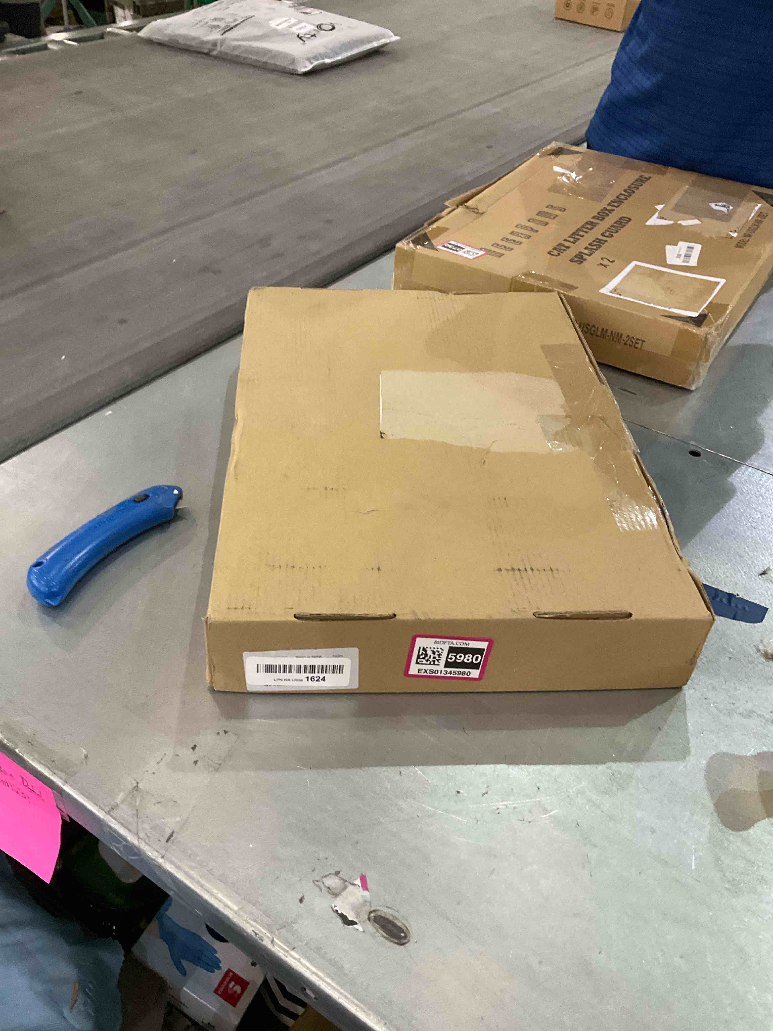 https://s3.amazonaws.com/lotting-images-prod/BargainHunt/EXS01345980_1710425715628.jpeg