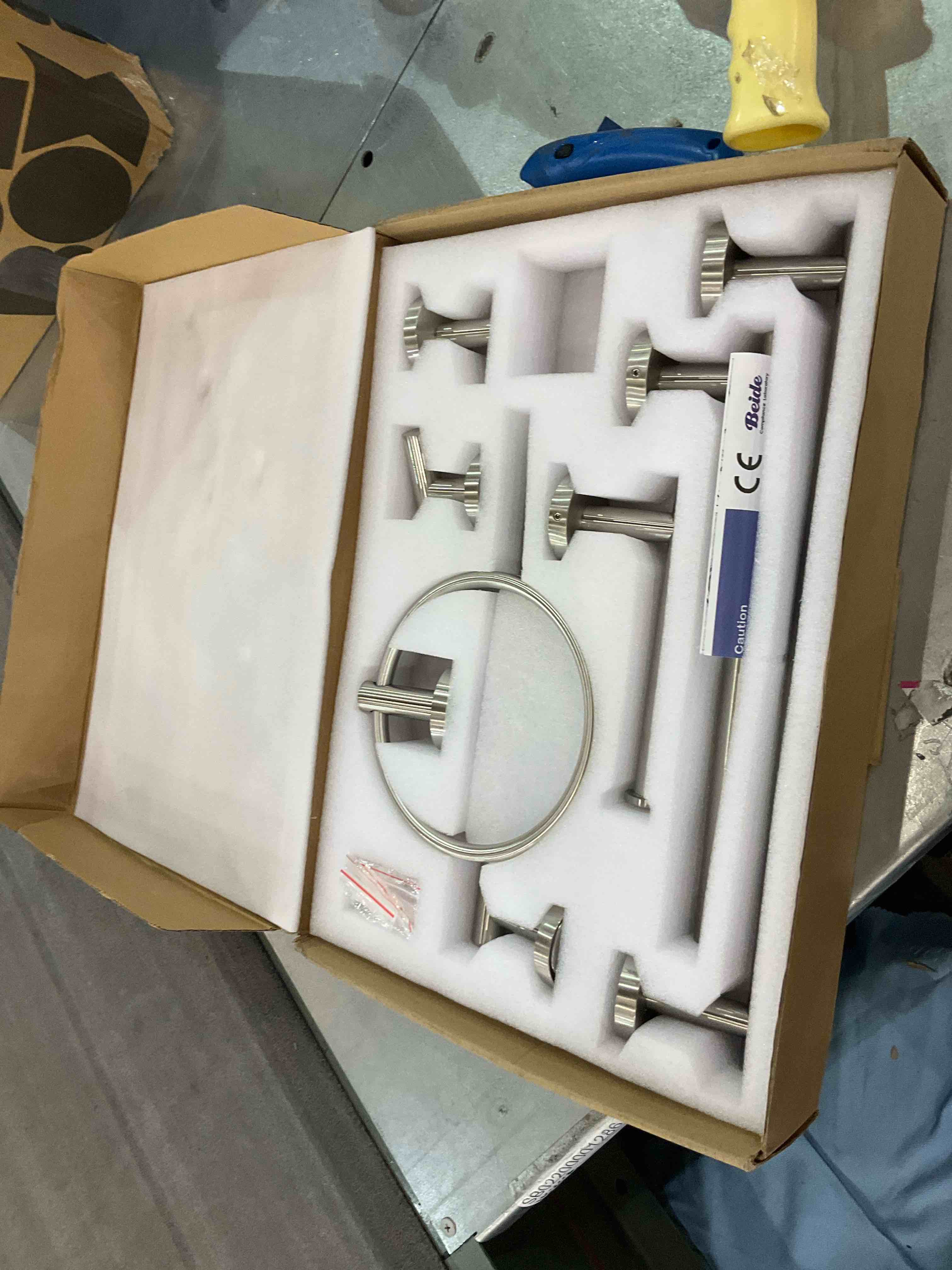 https://s3.amazonaws.com/lotting-images-prod/BargainHunt/EXS01345980_1710425750316.jpeg