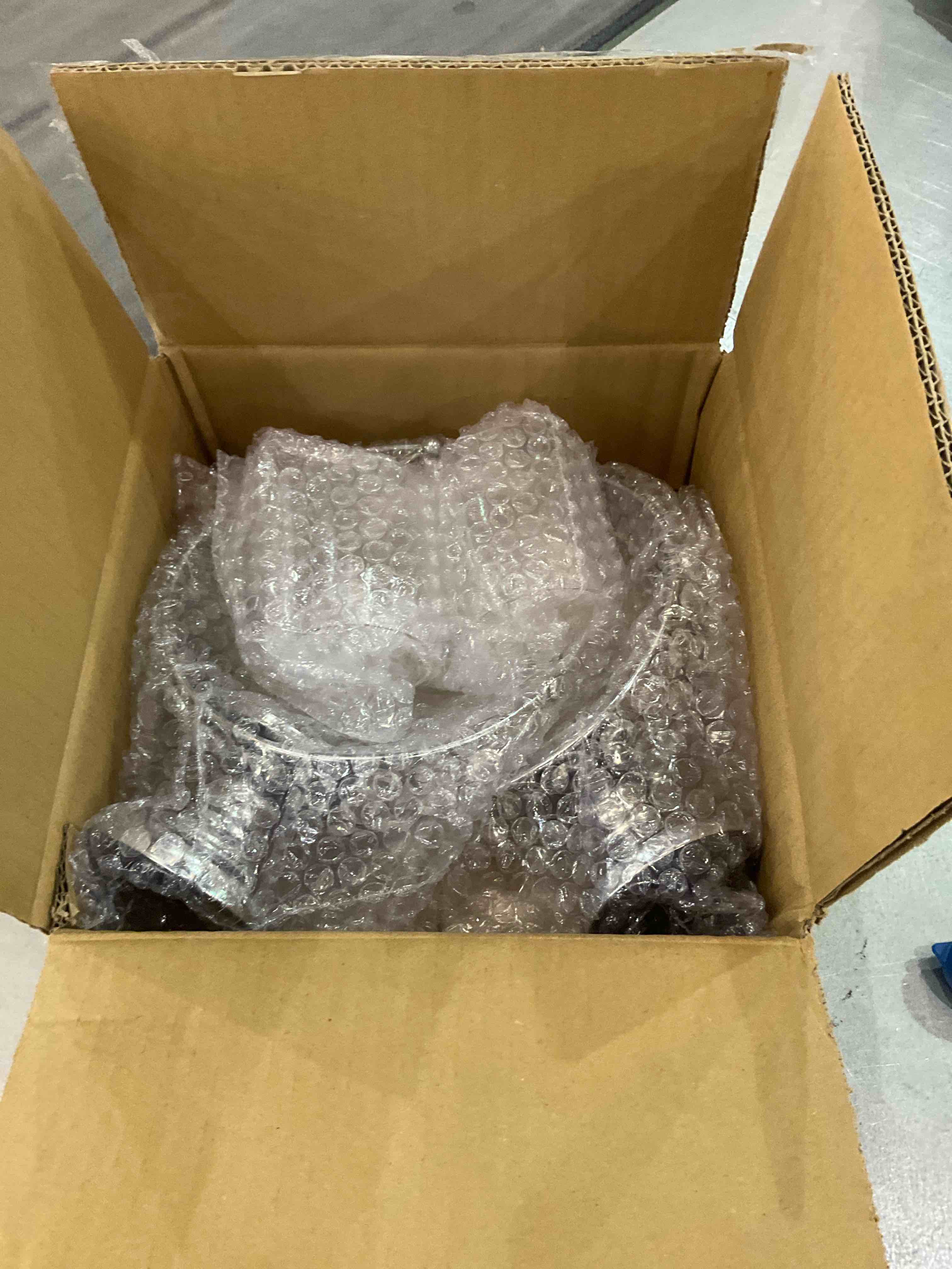 https://s3.amazonaws.com/lotting-images-prod/BargainHunt/EXS01346000_1710428040652.jpeg