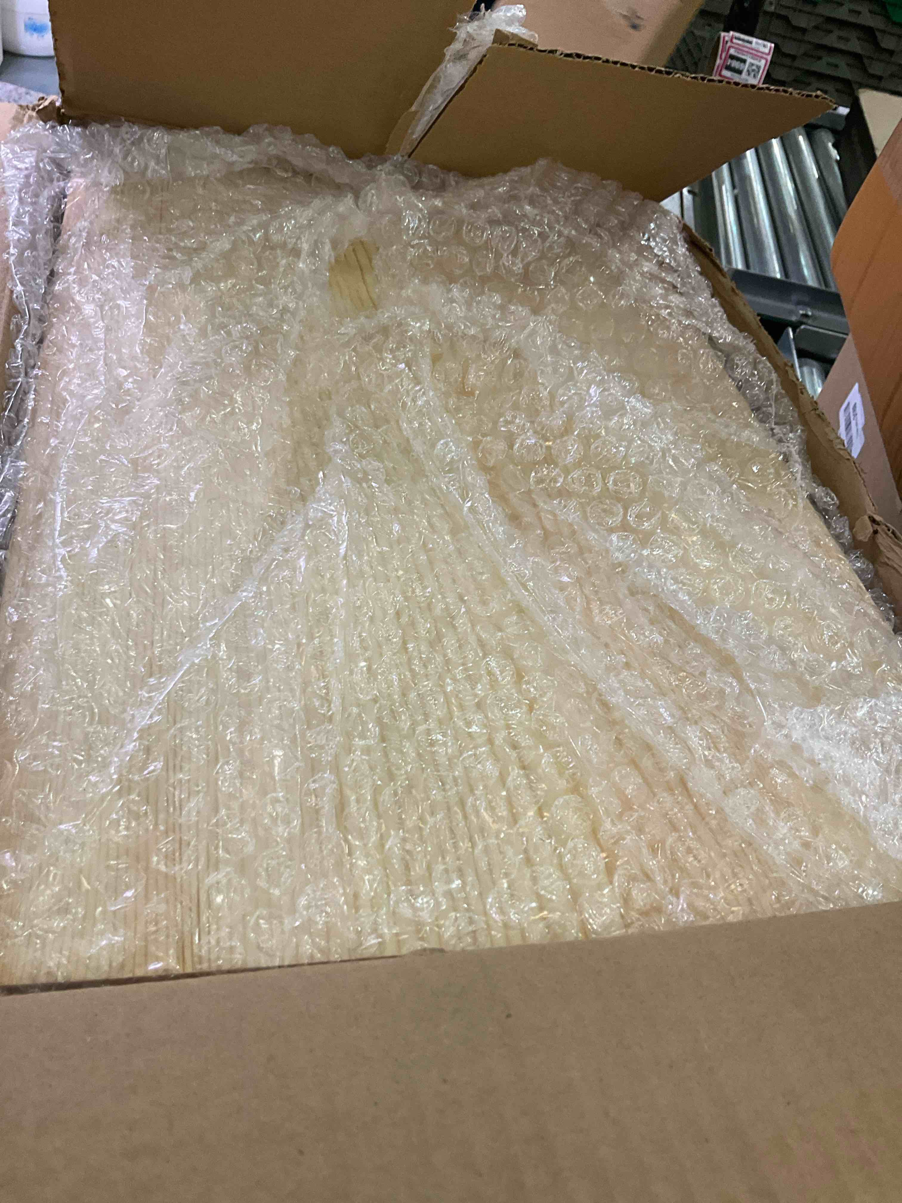 https://s3.amazonaws.com/lotting-images-prod/BargainHunt/EXS01346055_1710257167294.jpeg