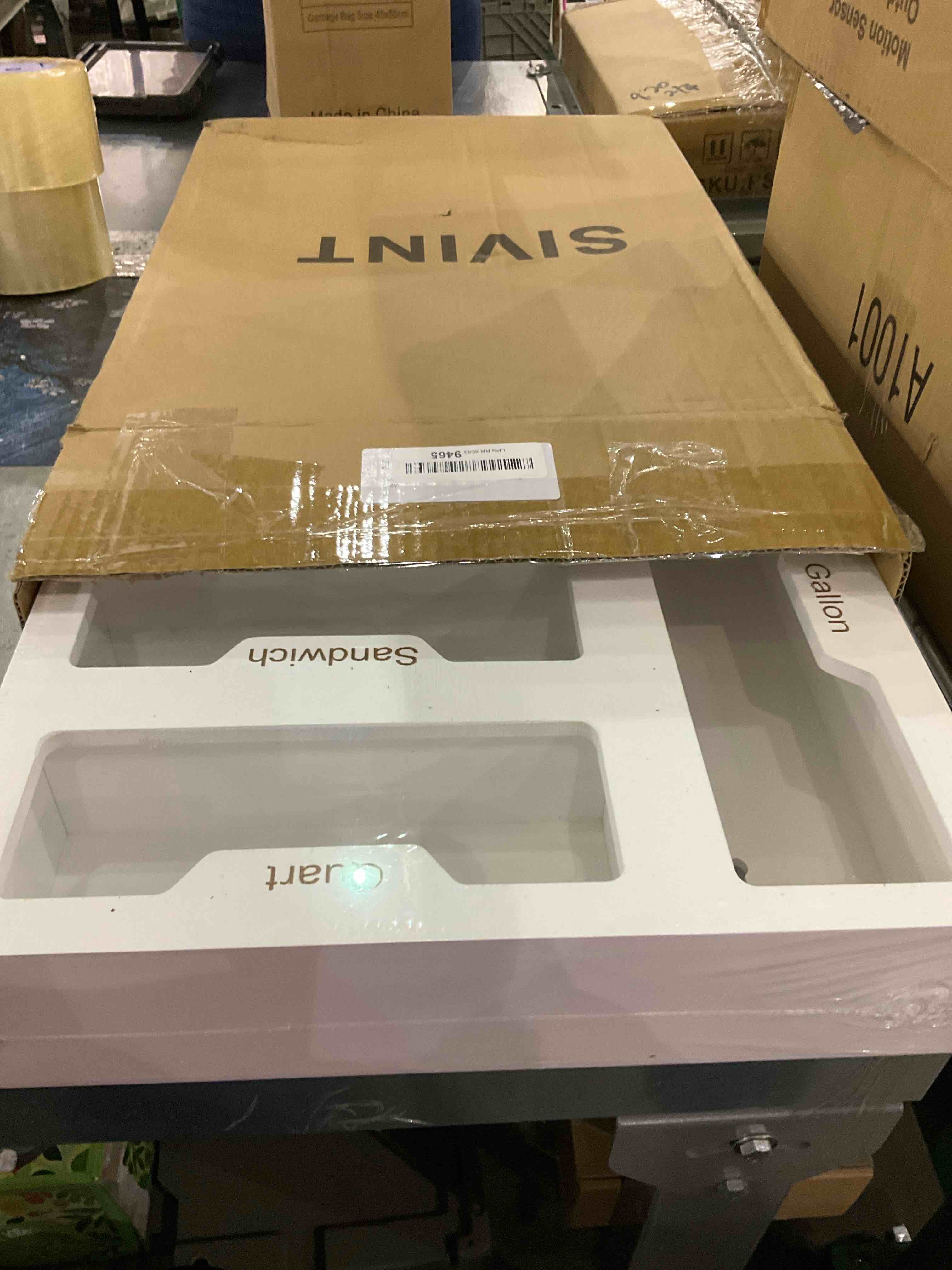 https://s3.amazonaws.com/lotting-images-prod/BargainHunt/EXS01346162_1710332323716.jpeg