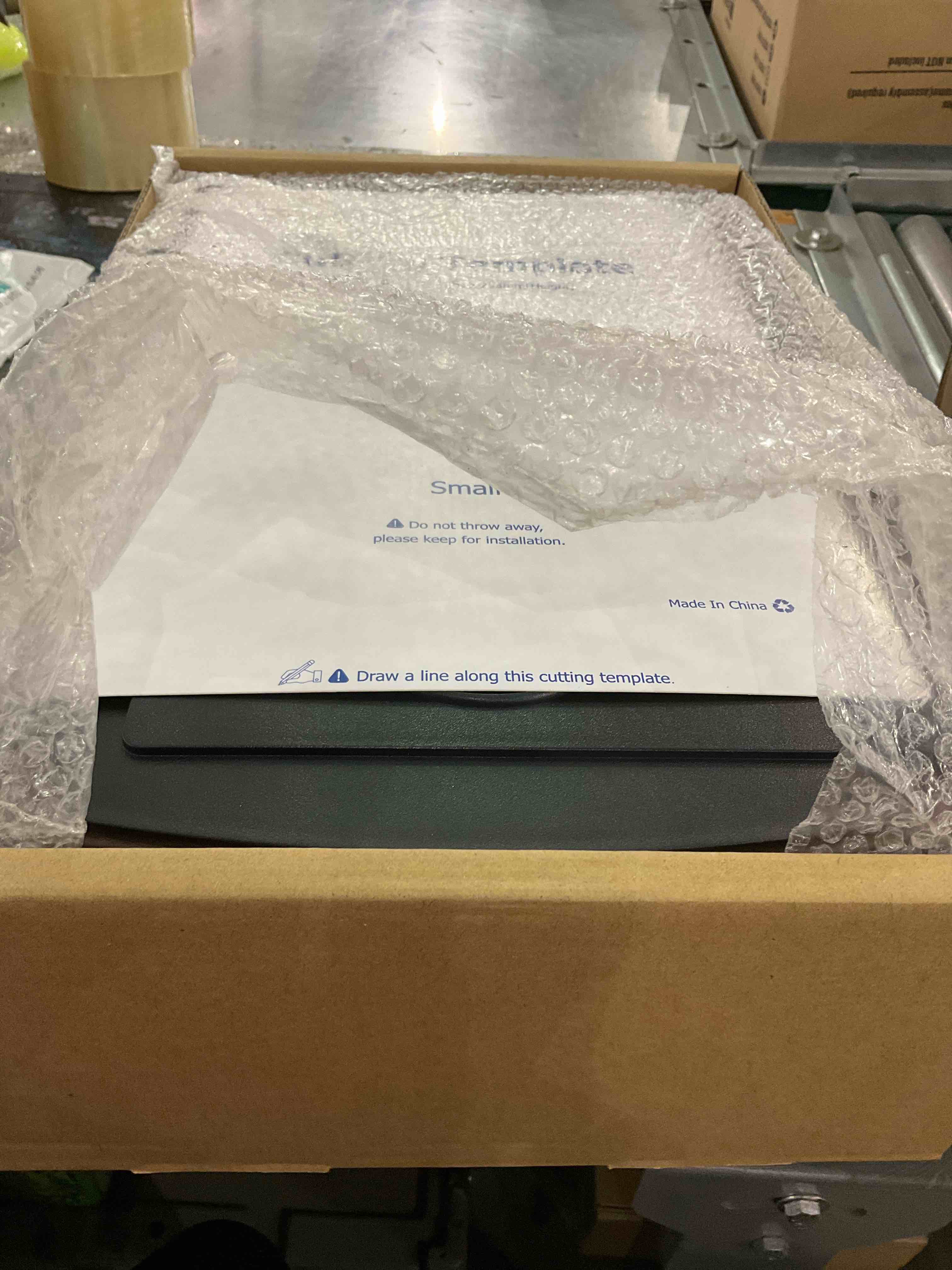 https://s3.amazonaws.com/lotting-images-prod/BargainHunt/EXS01346172_1710333140169.jpeg