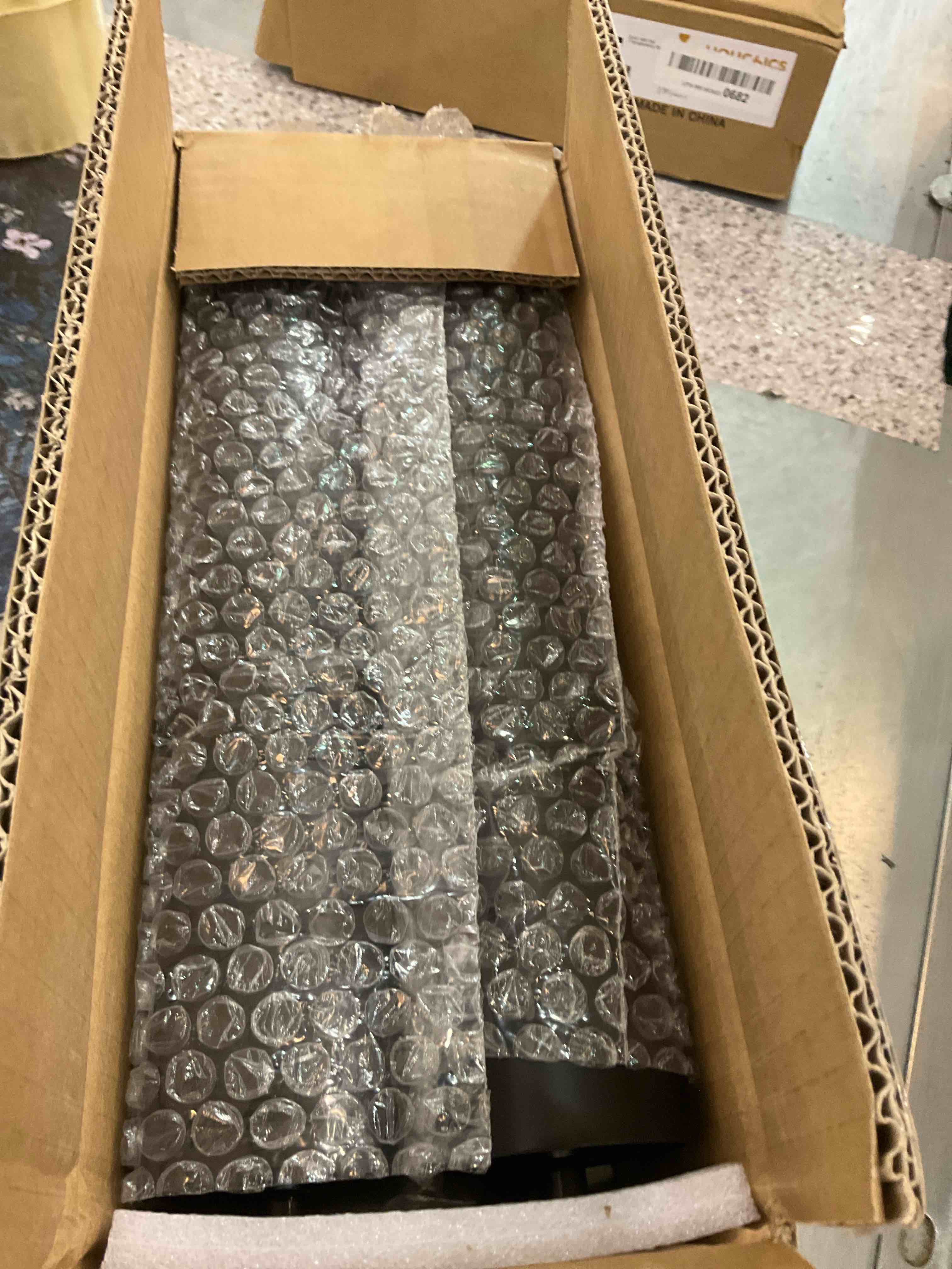 https://s3.amazonaws.com/lotting-images-prod/BargainHunt/EXS01346254_1710344444377.jpeg