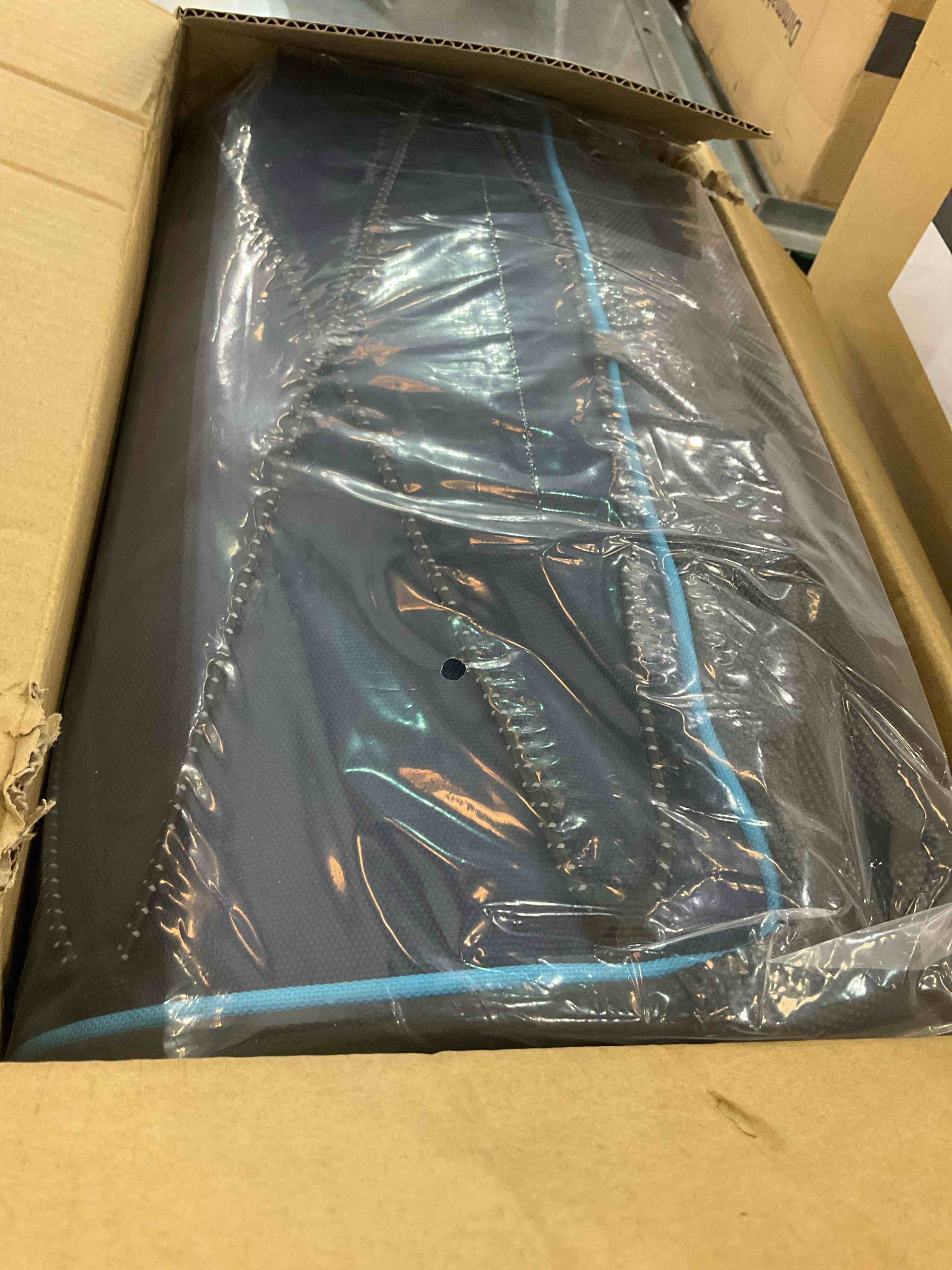 https://s3.amazonaws.com/lotting-images-prod/BargainHunt/EXS01346480_1710430389432.jpeg