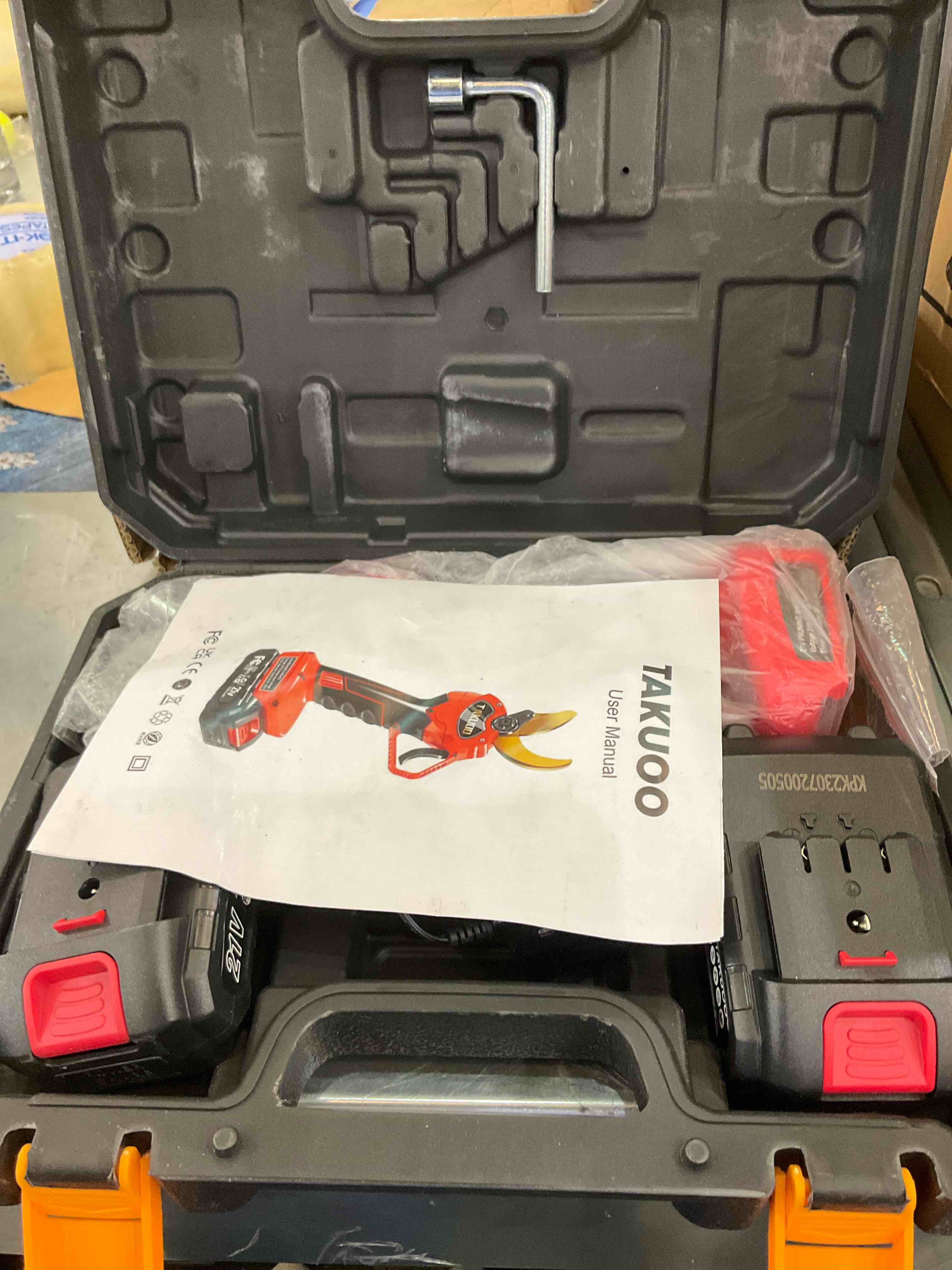 https://s3.amazonaws.com/lotting-images-prod/BargainHunt/EXS01346488_1710434432651.jpeg