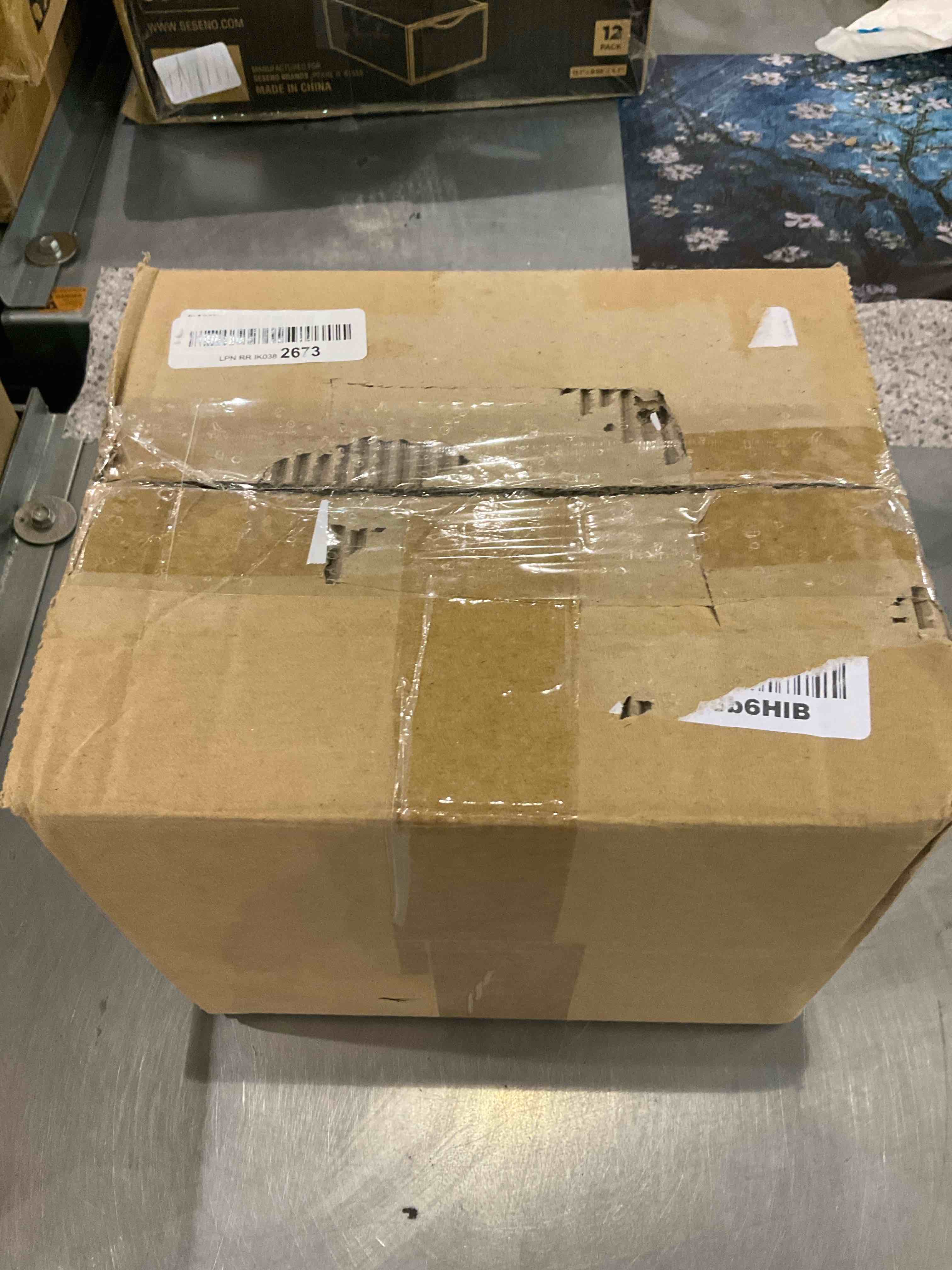 https://s3.amazonaws.com/lotting-images-prod/BargainHunt/EXS01346553_1709901094303.jpeg