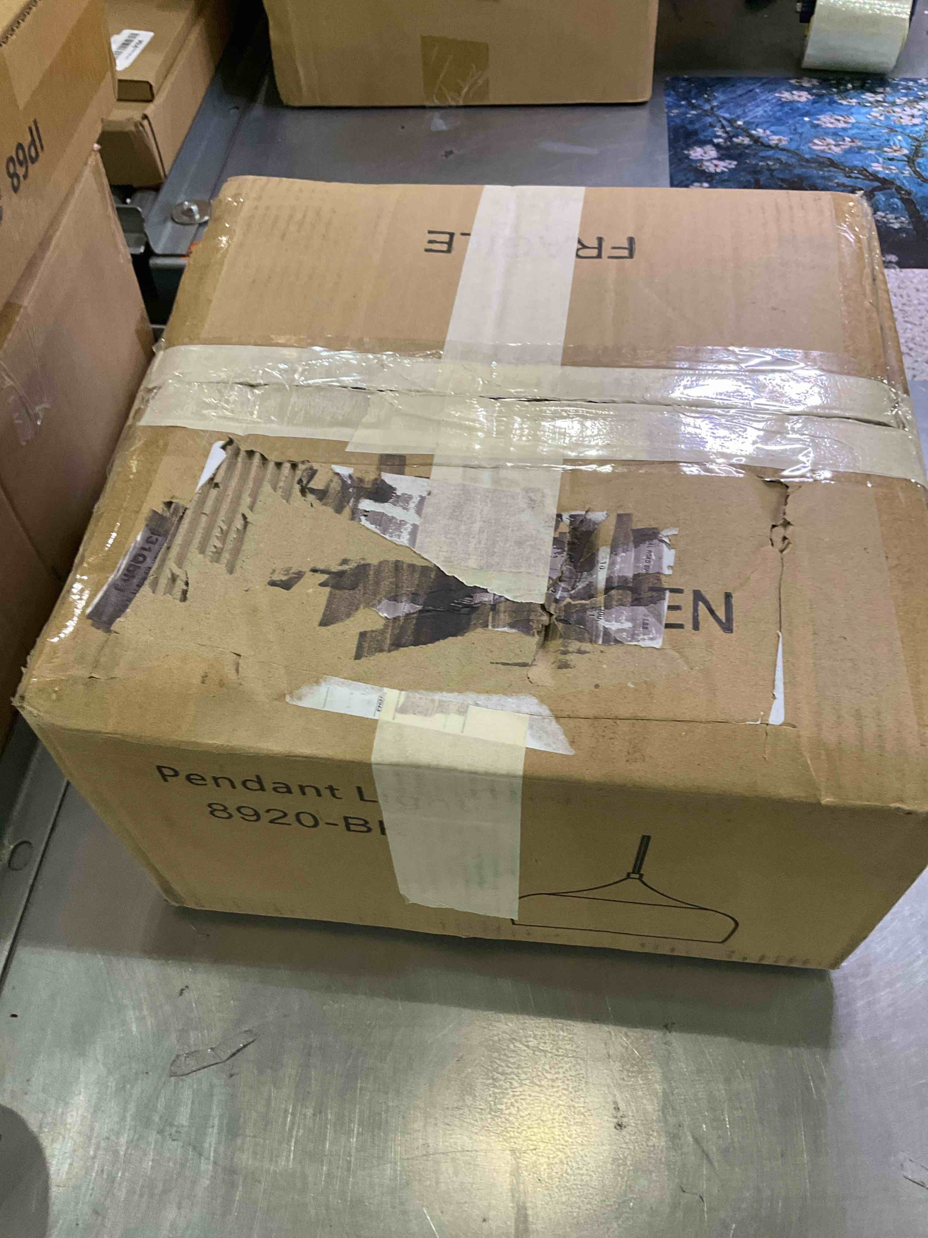 https://s3.amazonaws.com/lotting-images-prod/BargainHunt/EXS01346736_1709928600579.jpeg