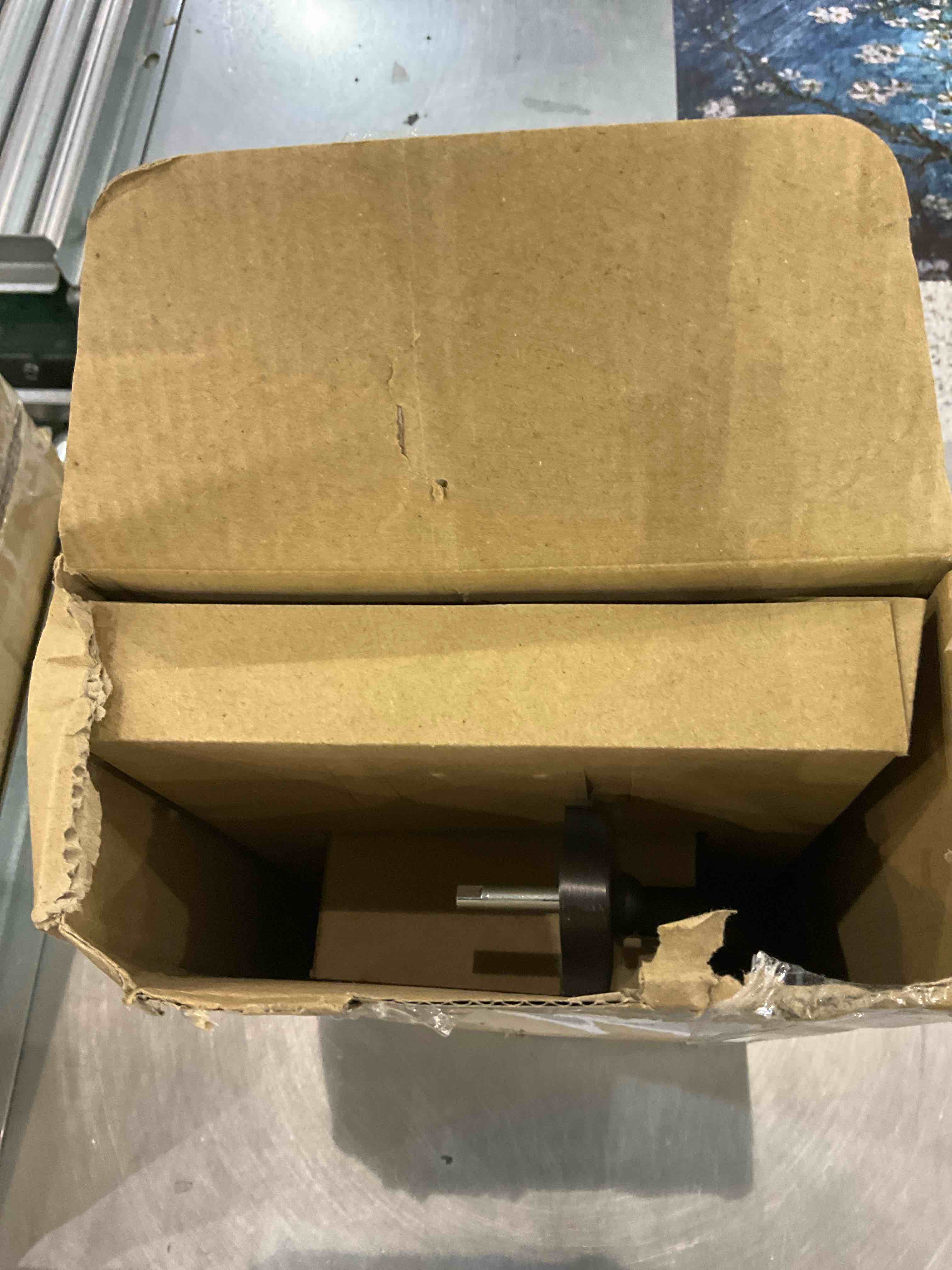 https://s3.amazonaws.com/lotting-images-prod/BargainHunt/EXS01346764_1710157661436.jpeg