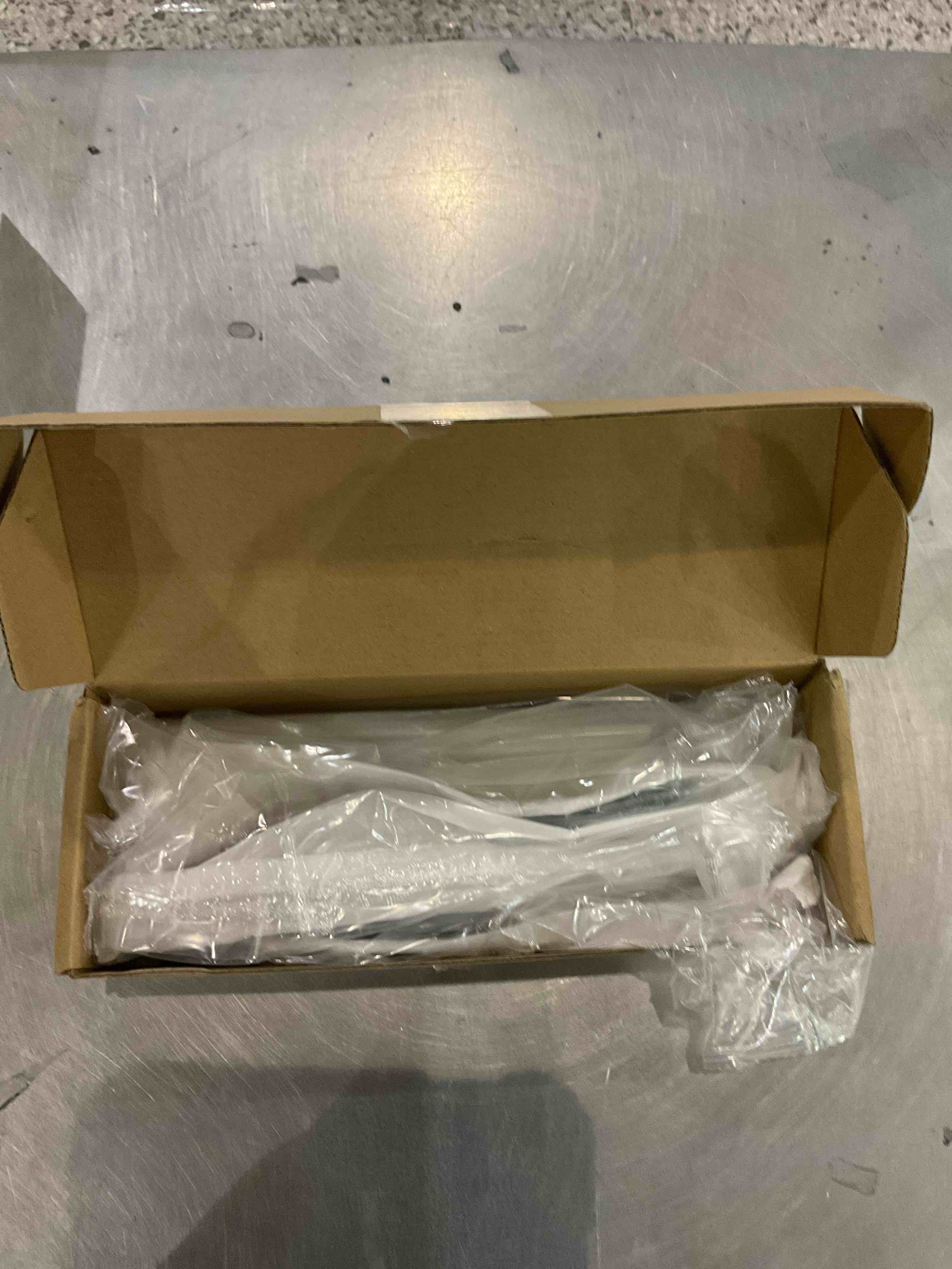 https://s3.amazonaws.com/lotting-images-prod/BargainHunt/EXS01346768_1710158093468.jpeg