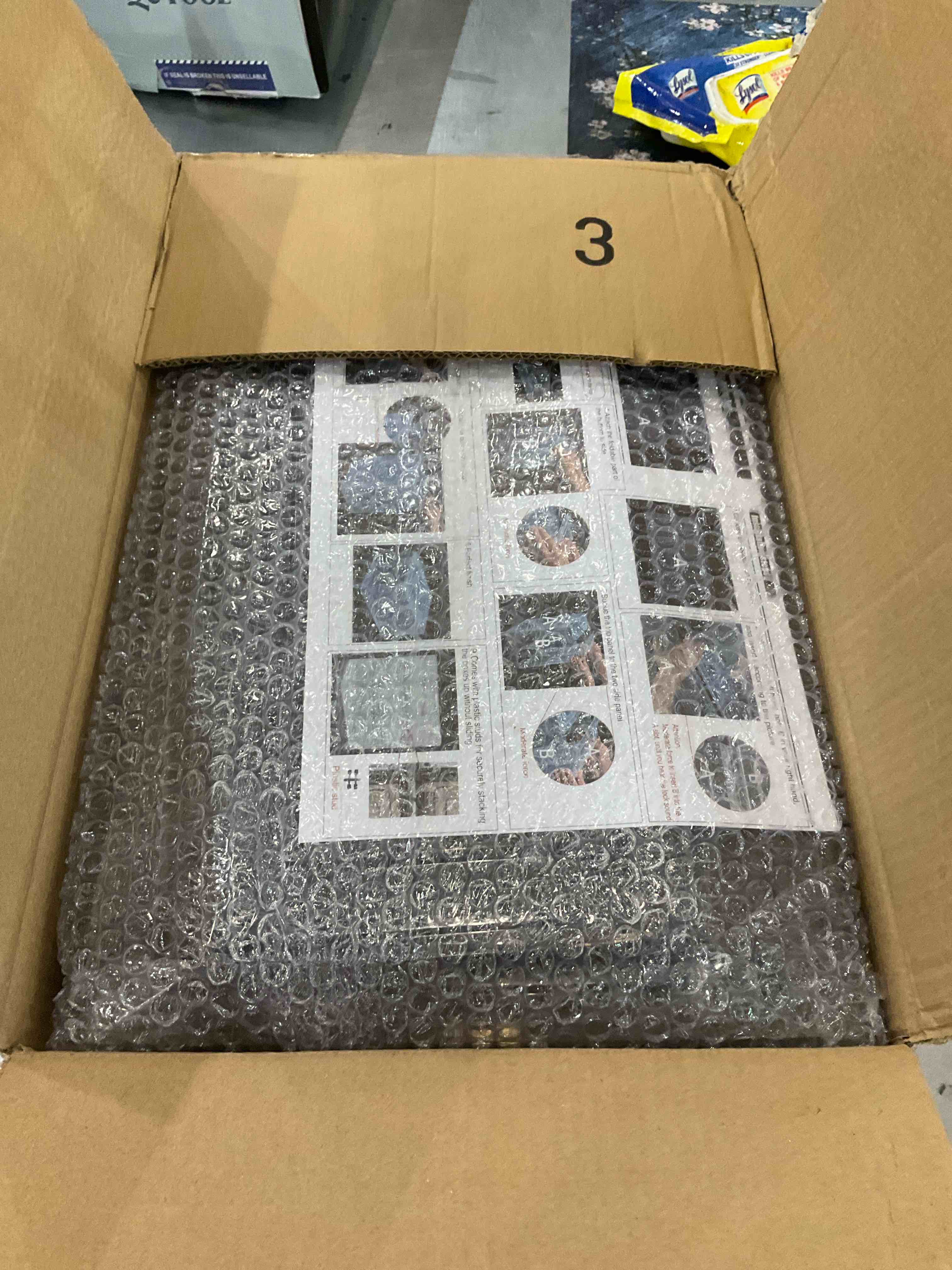 https://s3.amazonaws.com/lotting-images-prod/BargainHunt/EXS01346809_1710164446147.jpeg