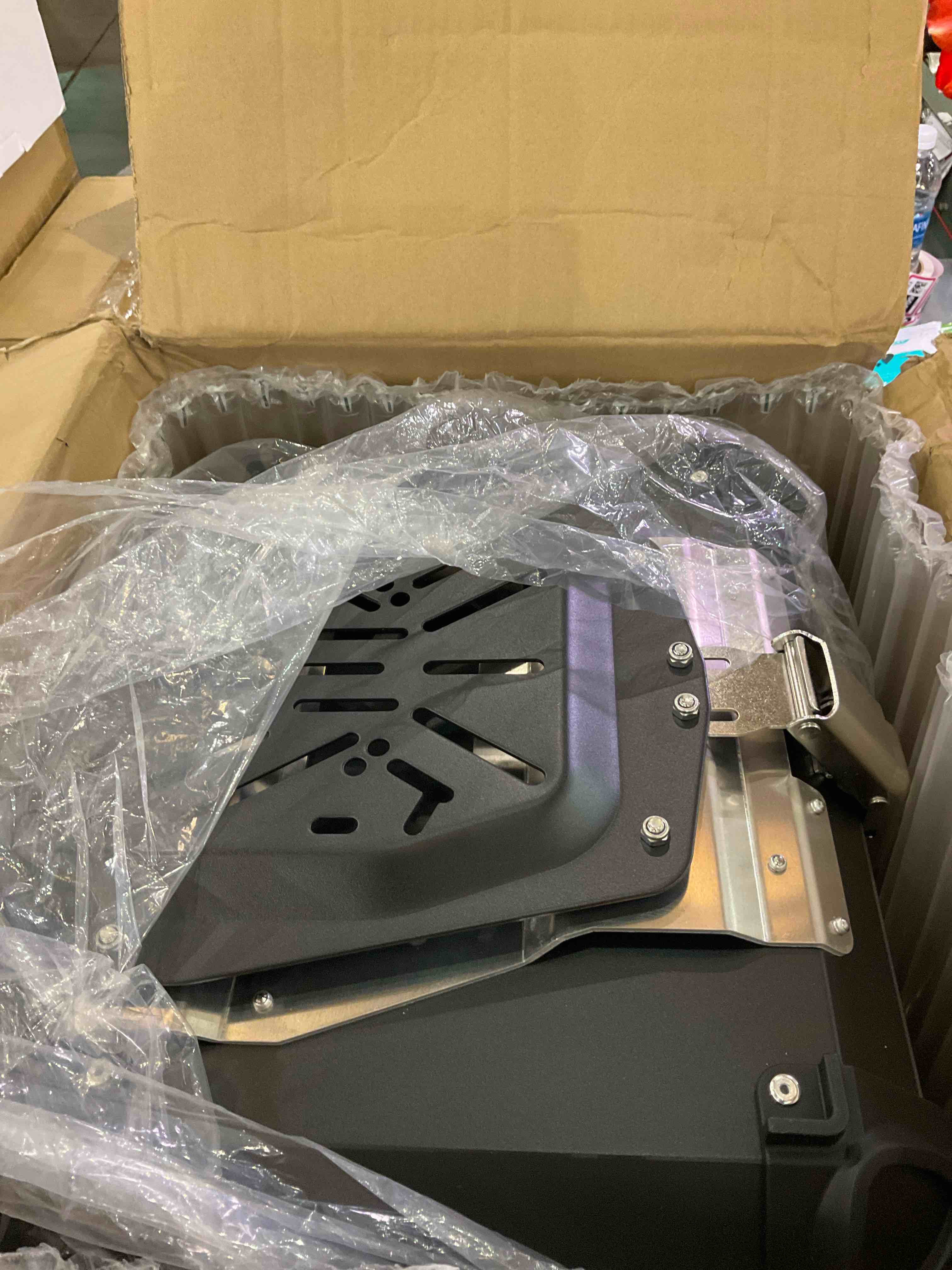 https://s3.amazonaws.com/lotting-images-prod/BargainHunt/EXS01346957_1710254818508.jpeg