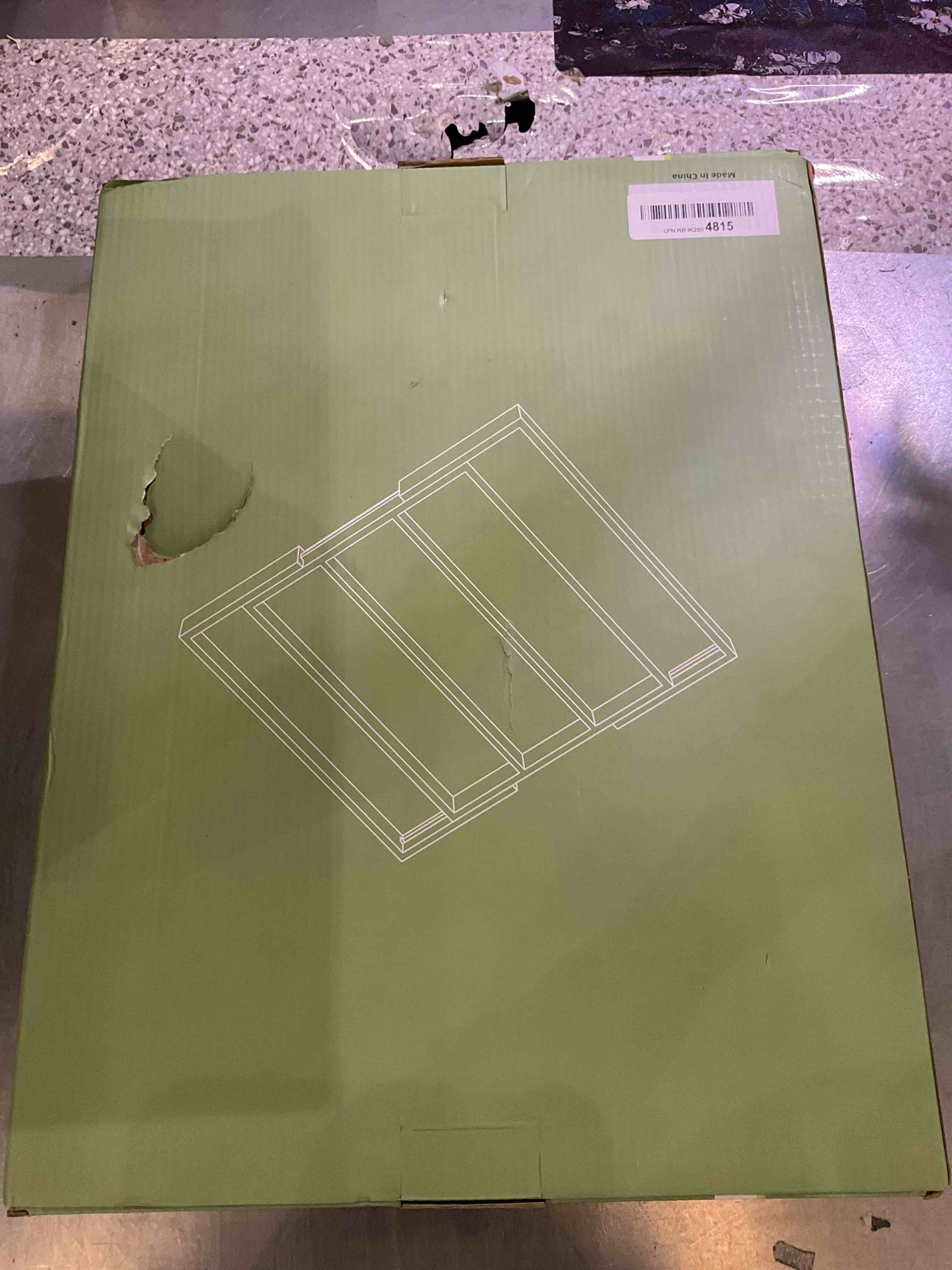https://s3.amazonaws.com/lotting-images-prod/BargainHunt/EXS01346988_1710257710641.jpeg