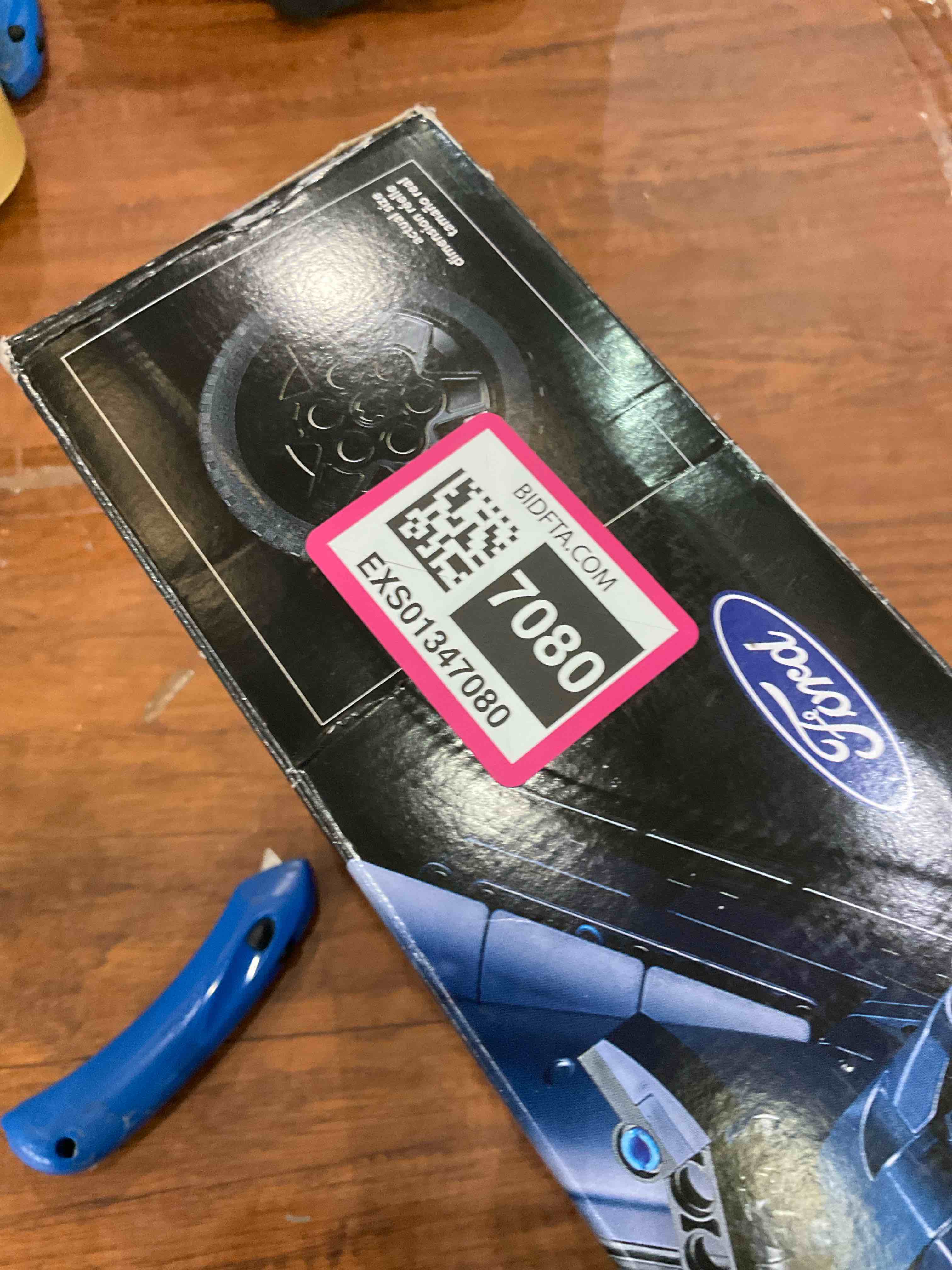 https://s3.amazonaws.com/lotting-images-prod/BargainHunt/EXS01347080_1712597959648.jpeg
