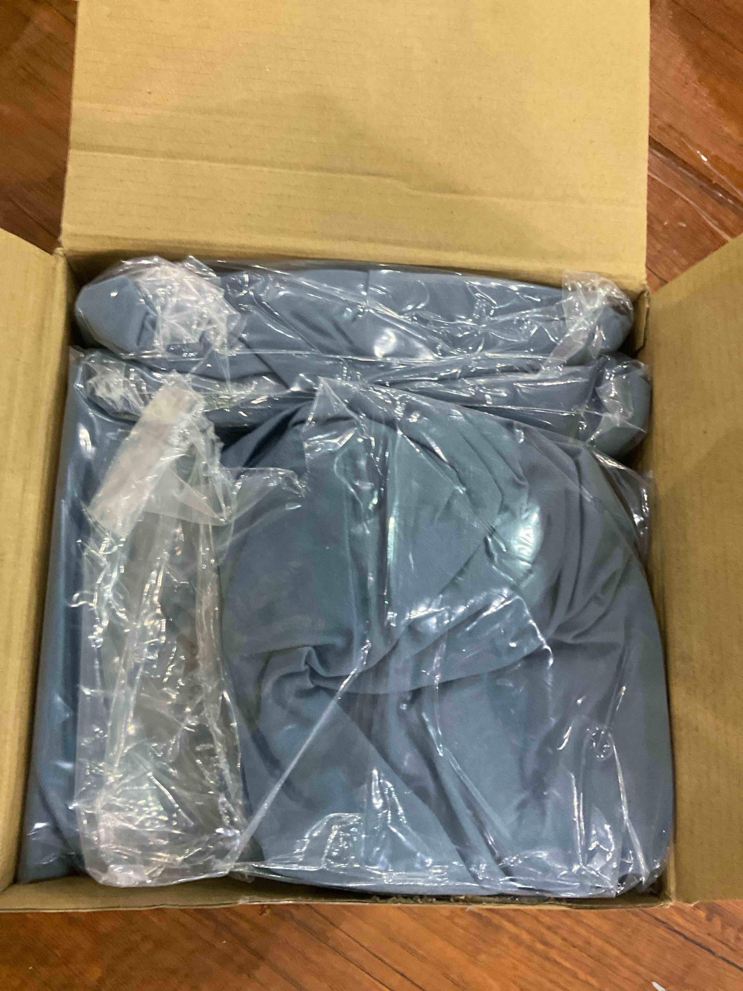 https://s3.amazonaws.com/lotting-images-prod/BargainHunt/EXS01347172_1712835108881.jpeg