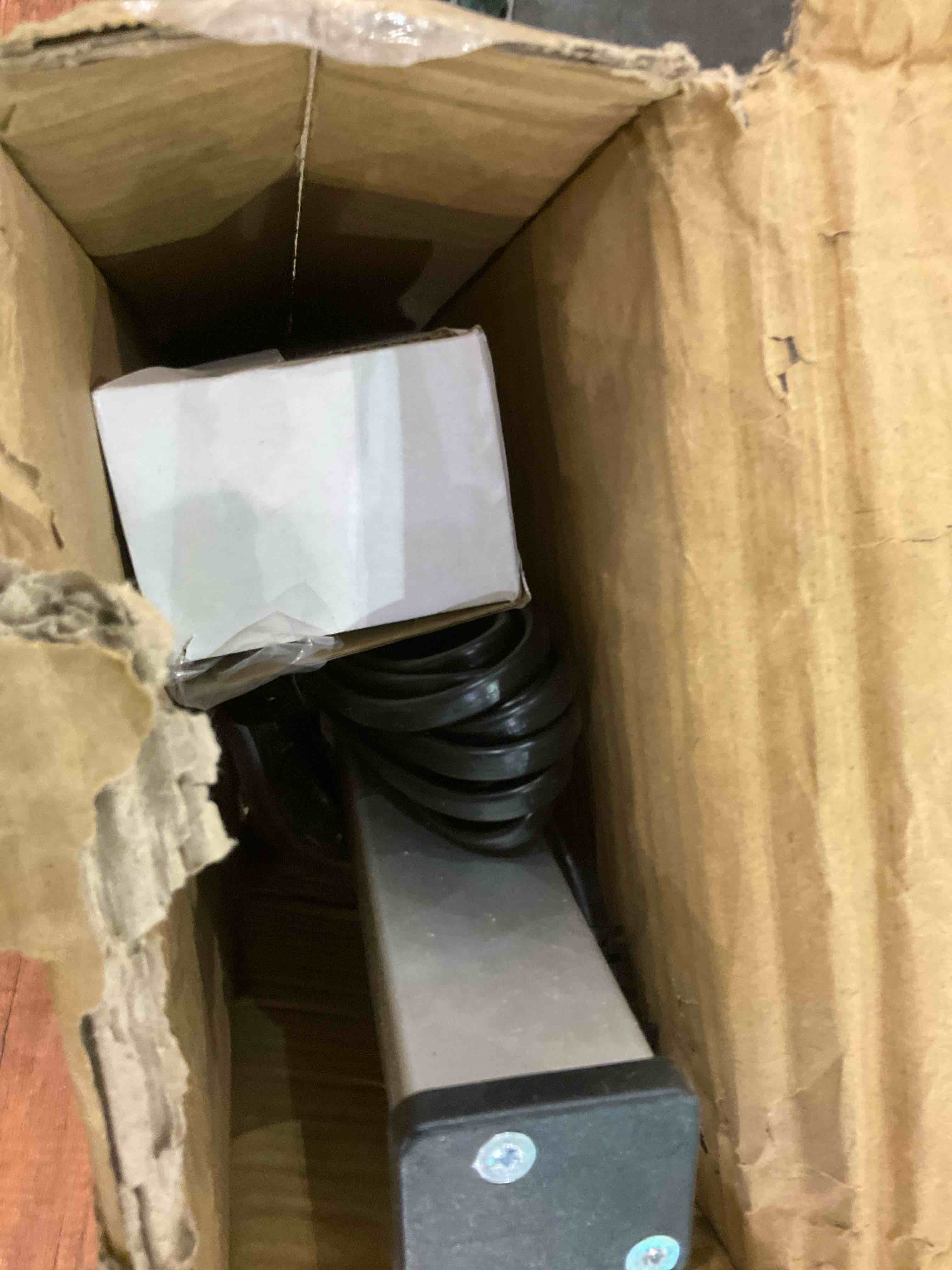 https://s3.amazonaws.com/lotting-images-prod/BargainHunt/EXS01347192_1712838170233.jpeg
