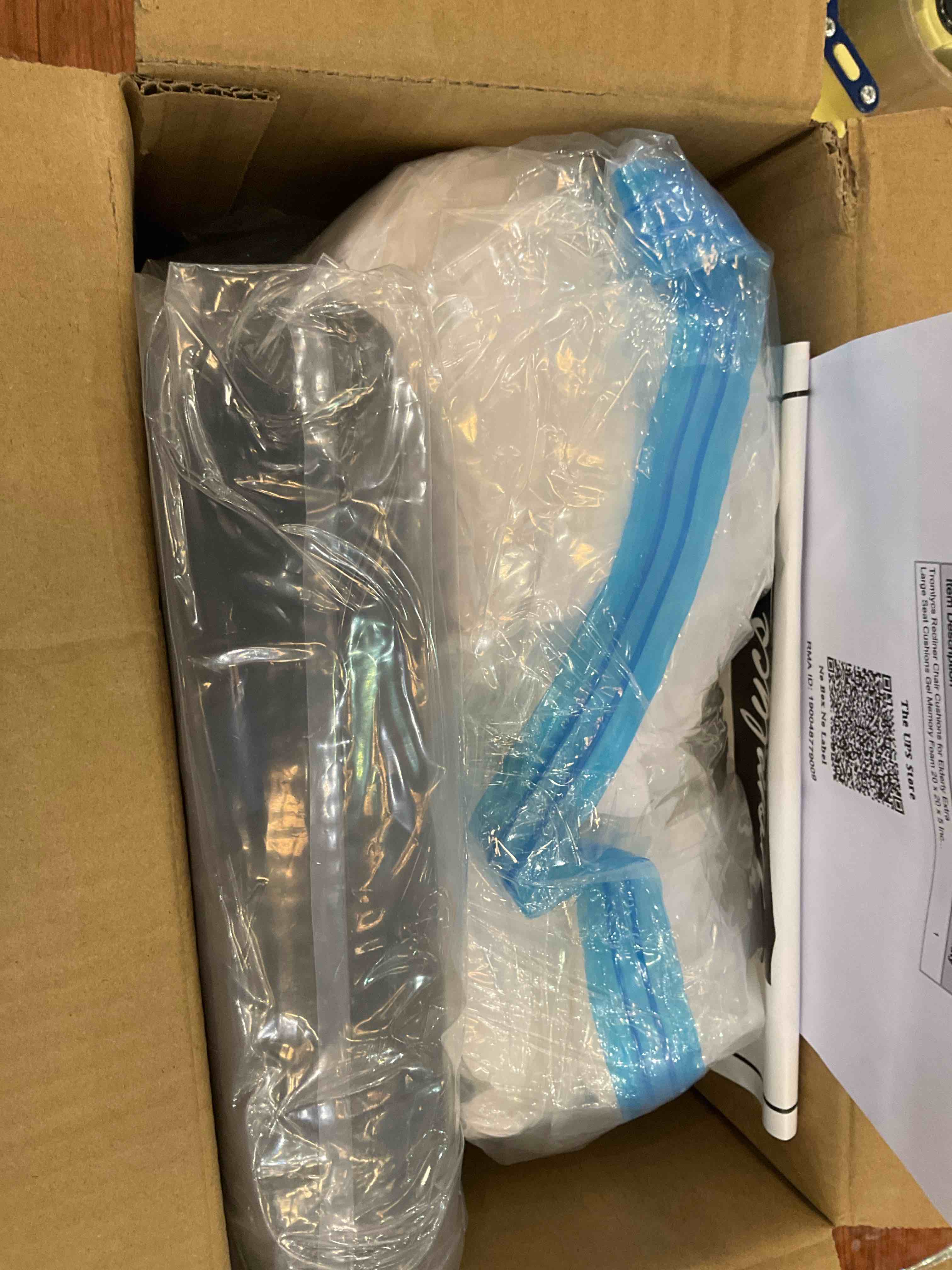 https://s3.amazonaws.com/lotting-images-prod/BargainHunt/EXS01347305_1712942560704.jpeg